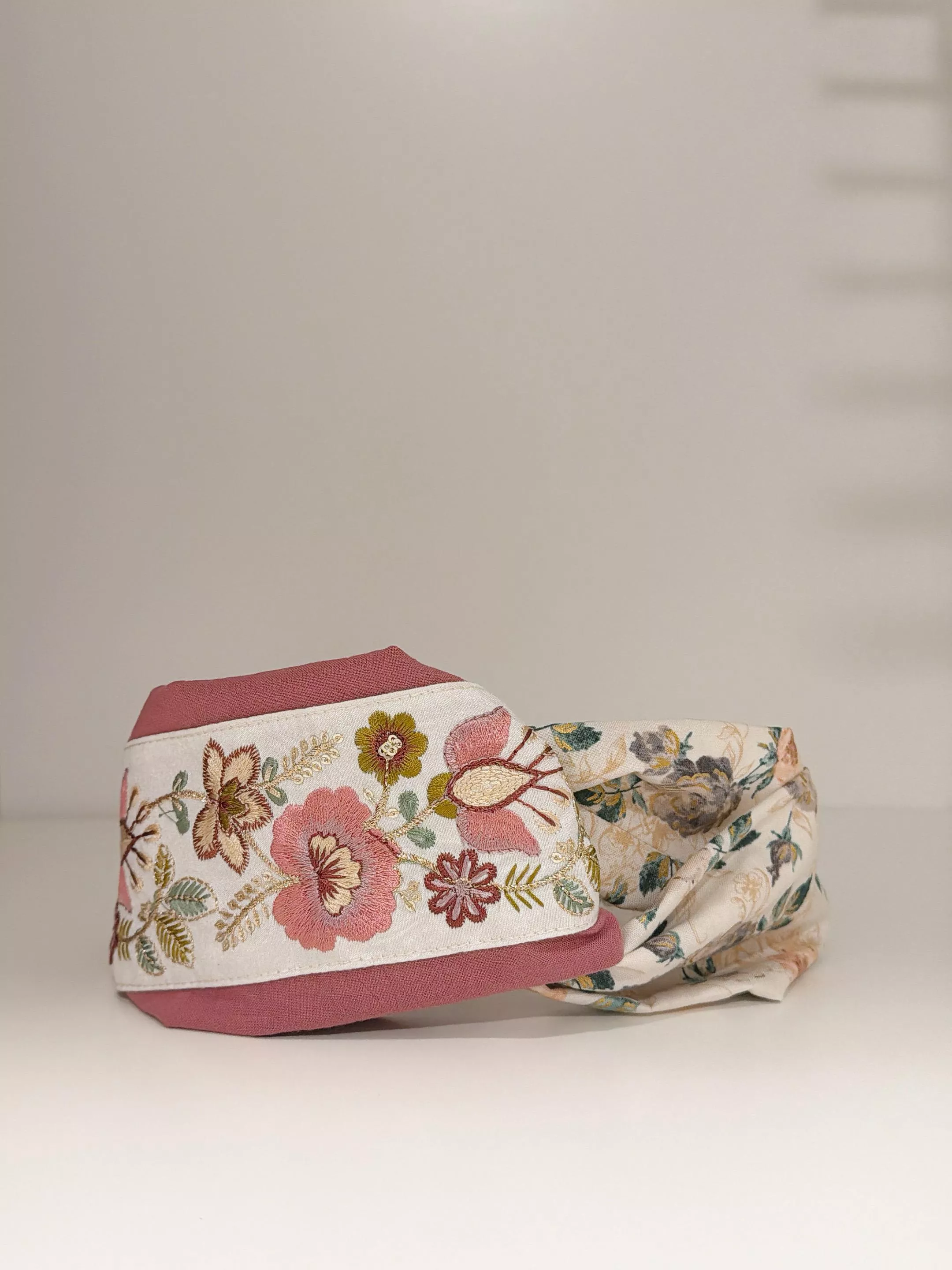 限量刺繡款｜薩拉繡紋＿極寬鬆緊髮帶