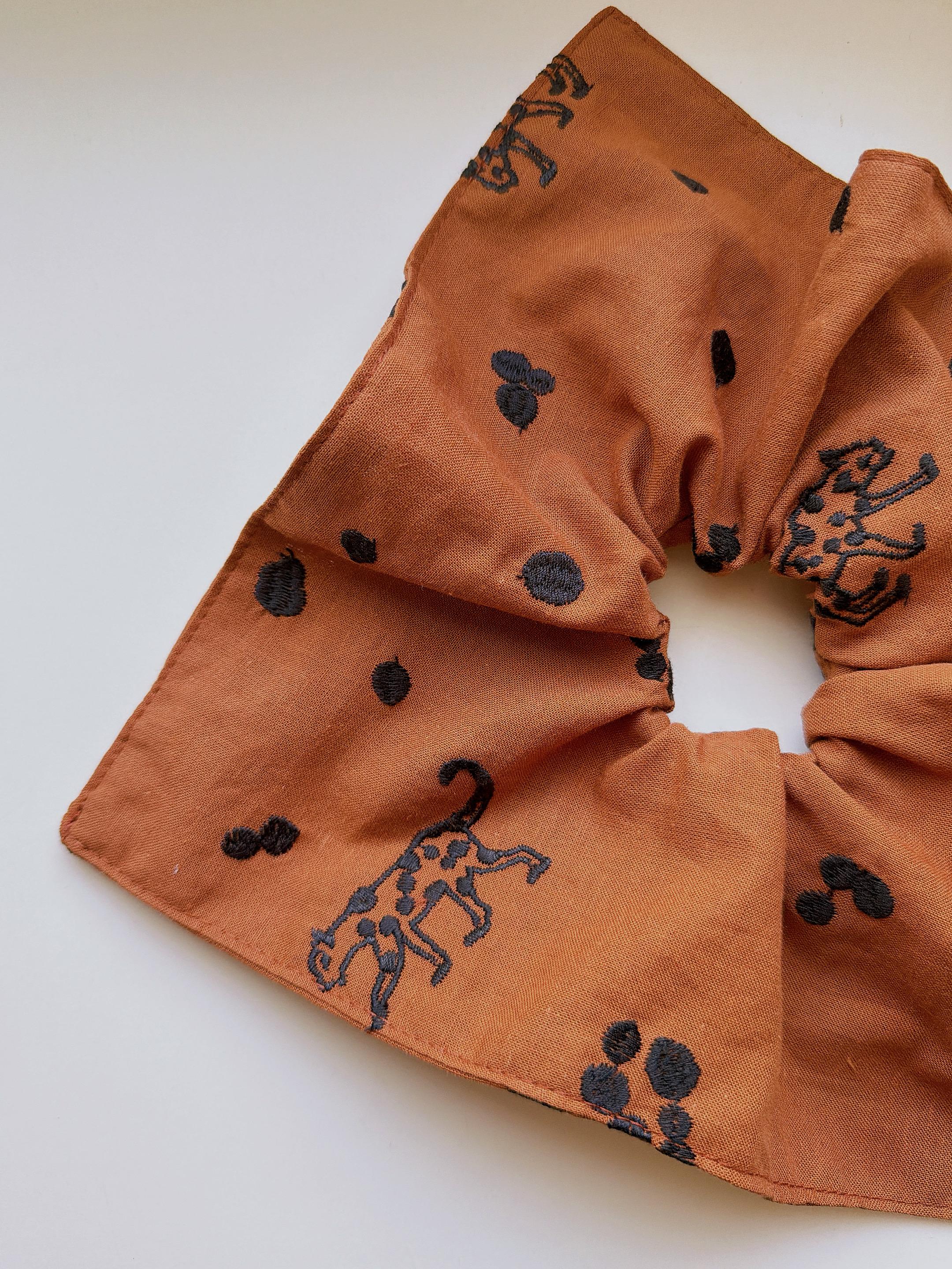 方巾髮束｜棕色豹豹（日本刺繡）