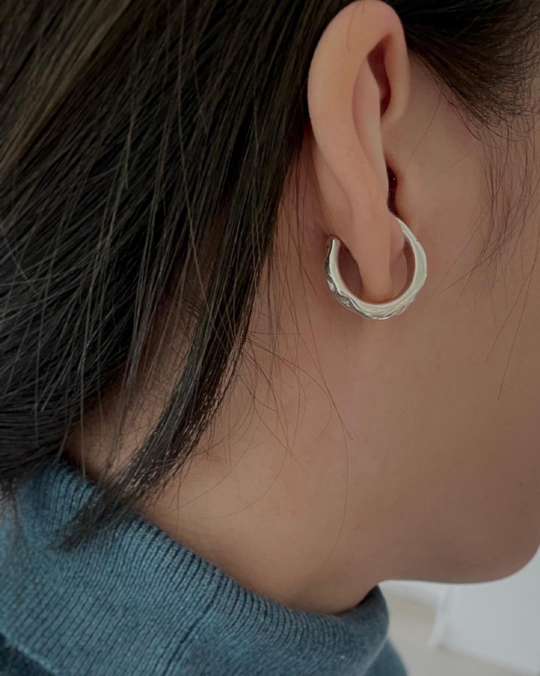Moon silver ear cuff 純銀耳骨夾