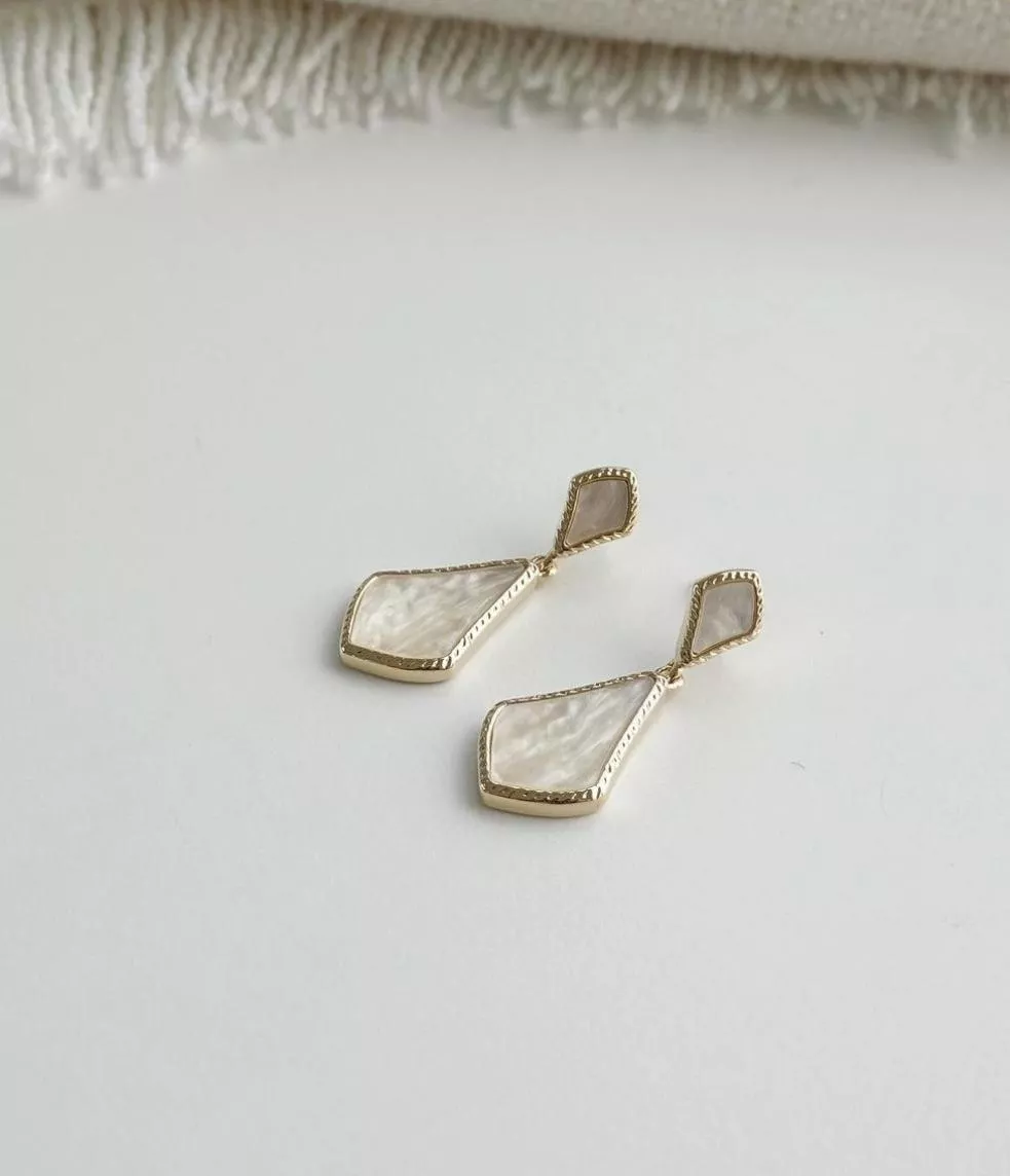 聖水洞連線款❤️‍🔥優雅流沙貝殼面耳環『大推』