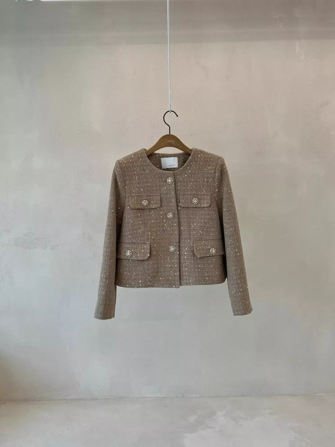 經典小香風花釦外套🕊️