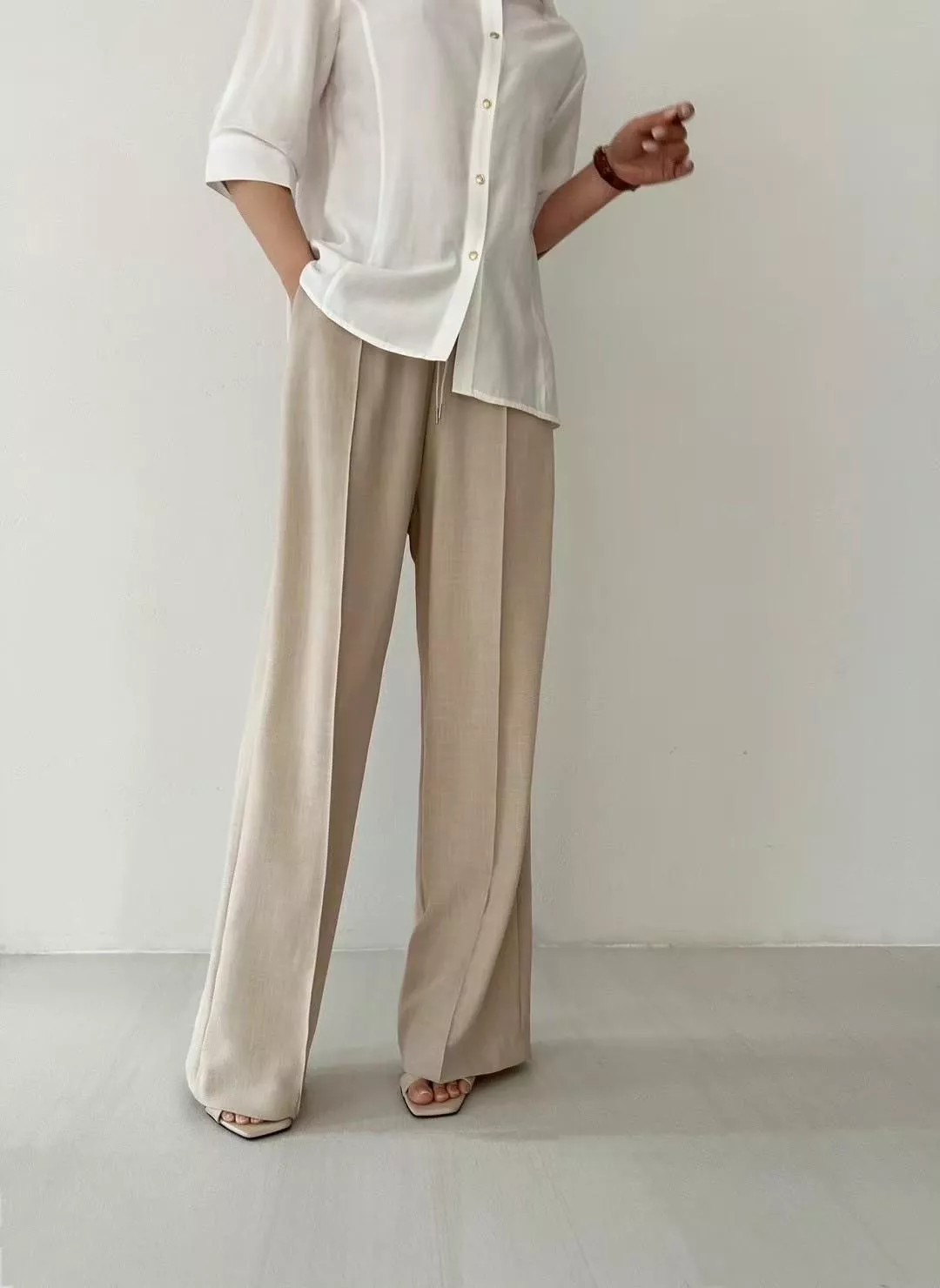 本店黑馬 鬆緊褲頭落地寬褲 可休閒可正式