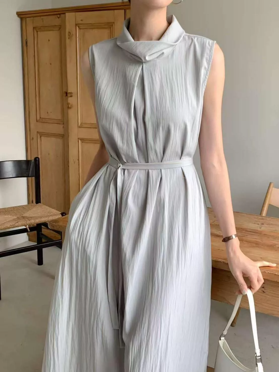 繞領木直紋綁帶洋裝