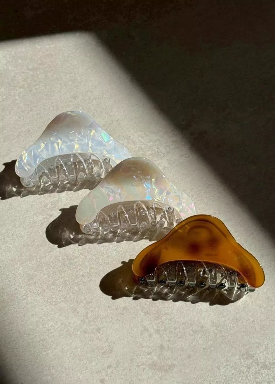 月牙雷射光澤斑斕鯊魚夾