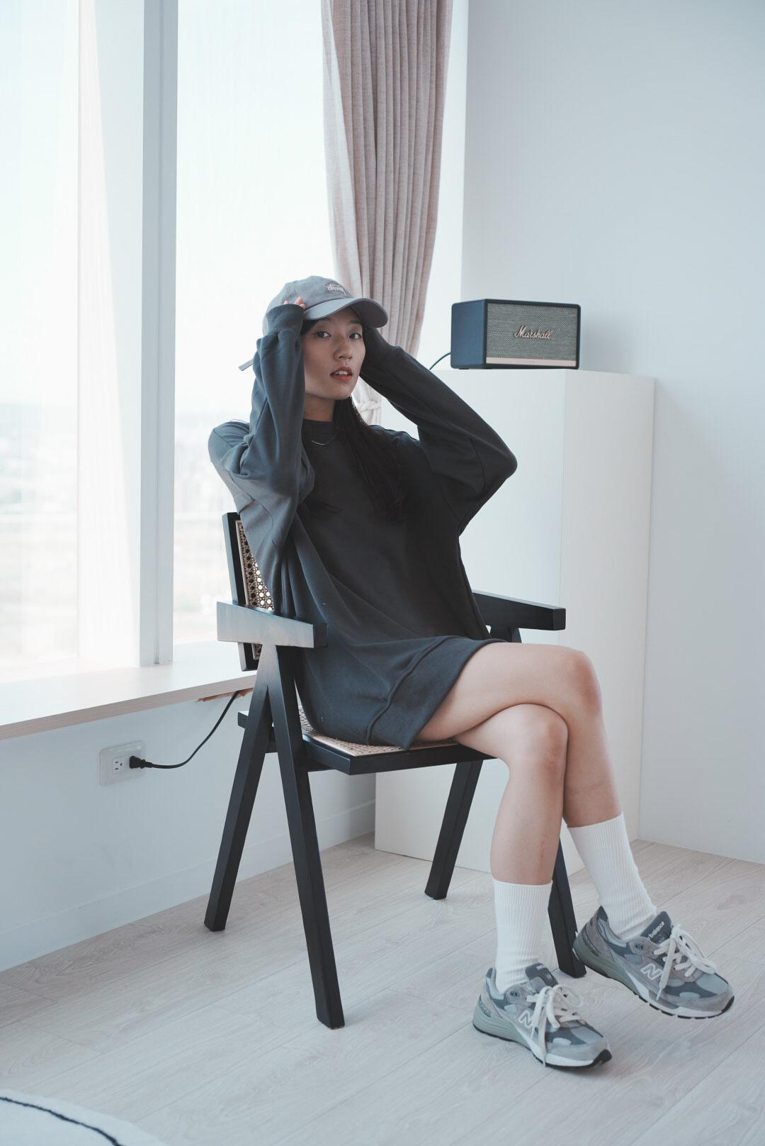 oversize露背個性綿長袖上衣