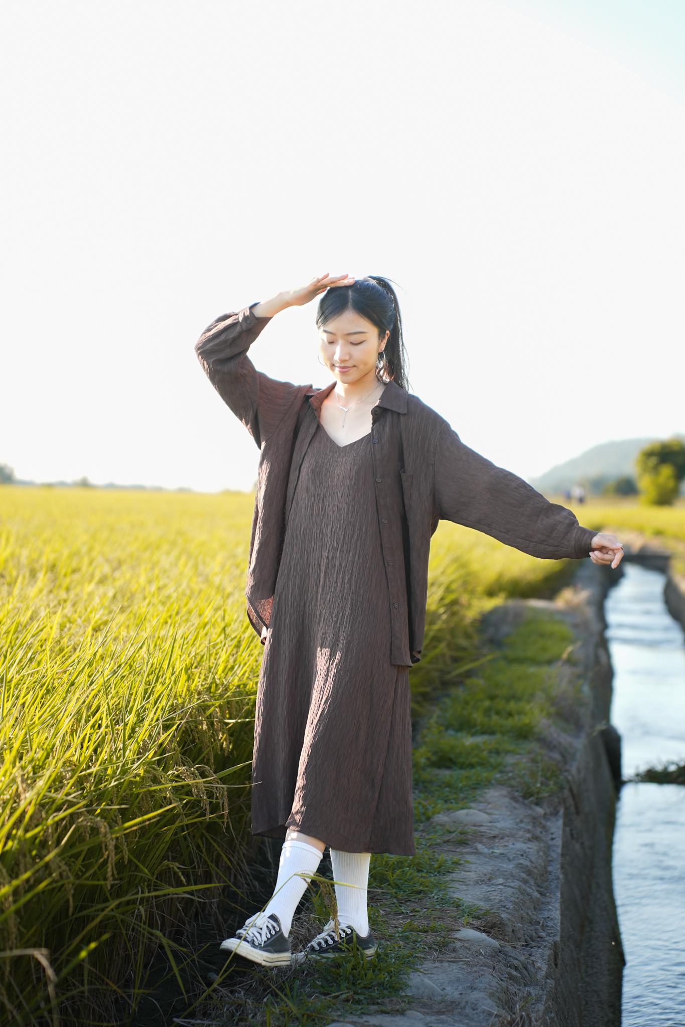 樹紋知性吊帶洋裝 可可咖