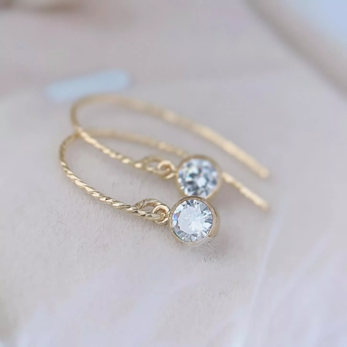 14KGF 淡金色 ❘ 簡約單鑽耳勾 / 客製鋯石顏色