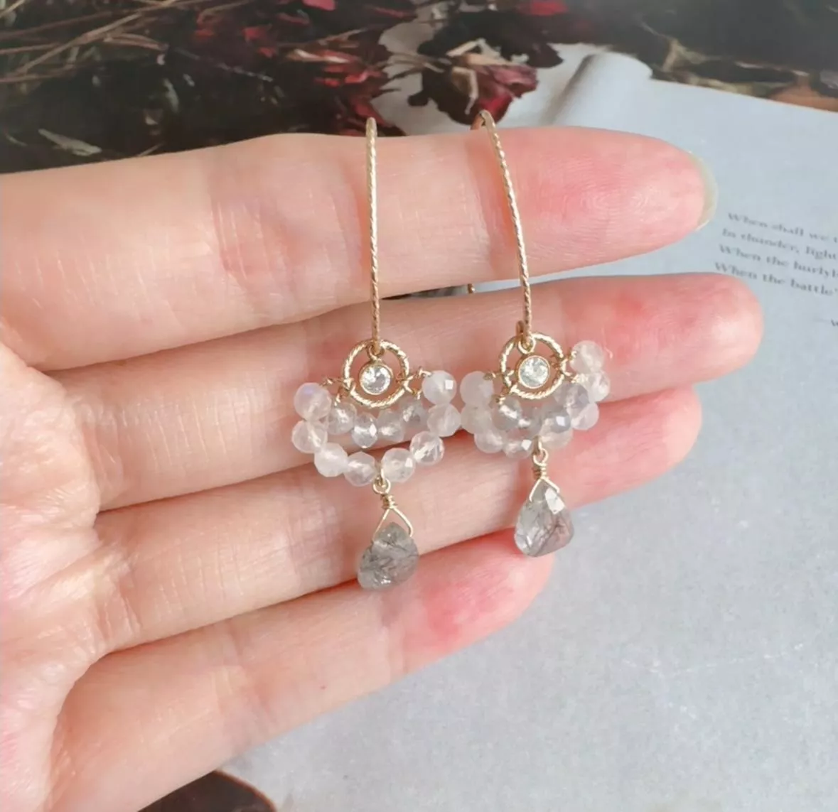 14KGF ❘ 髪晶、拉長石、月光石耳環 / 限量銷售
