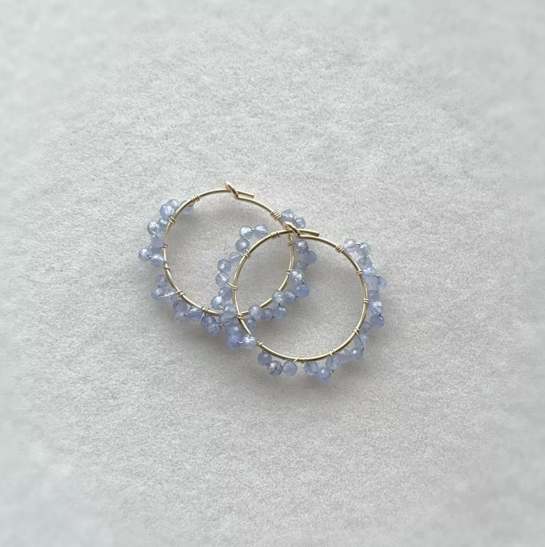 14KGF  ❘ 天然坦桑石 霜藍紗圈圈耳環