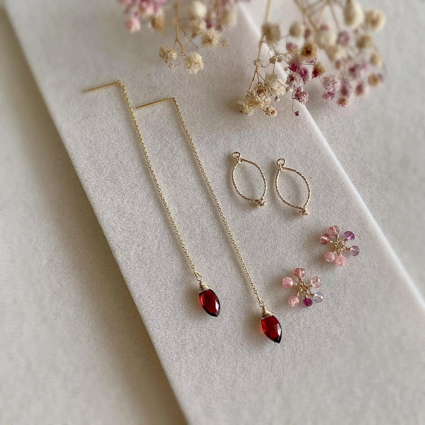 14KGF  ❘  微光花束 紅石榴 天然石組合式耳線