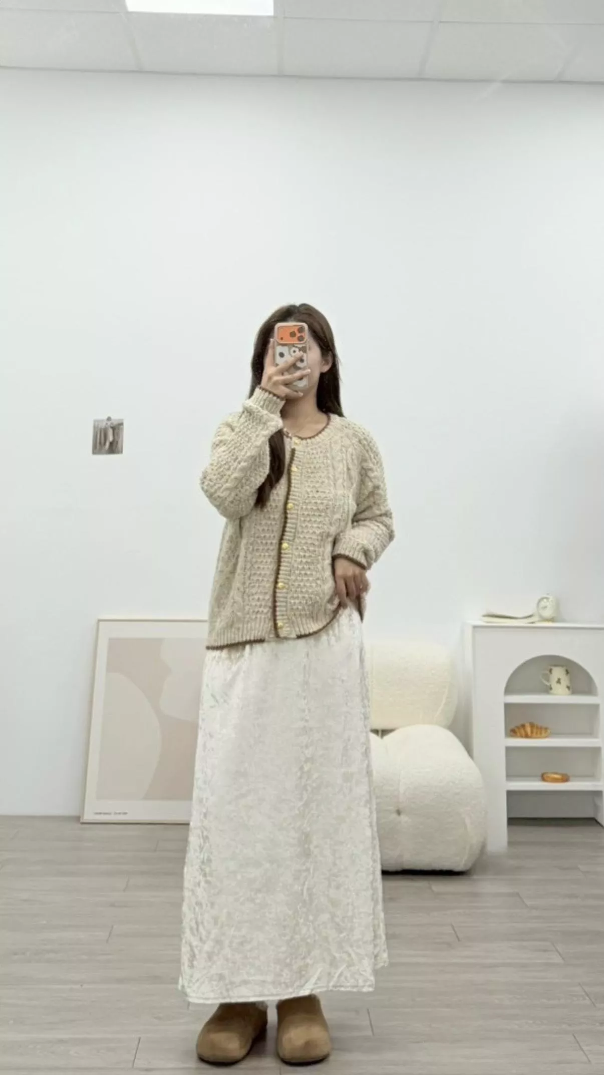 自訂款咖邊金扣毛衣