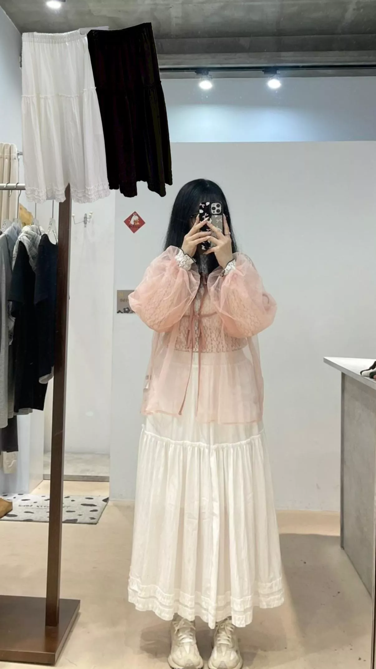 門市熱賣款🔥下擺花邊挺版半身裙 2color