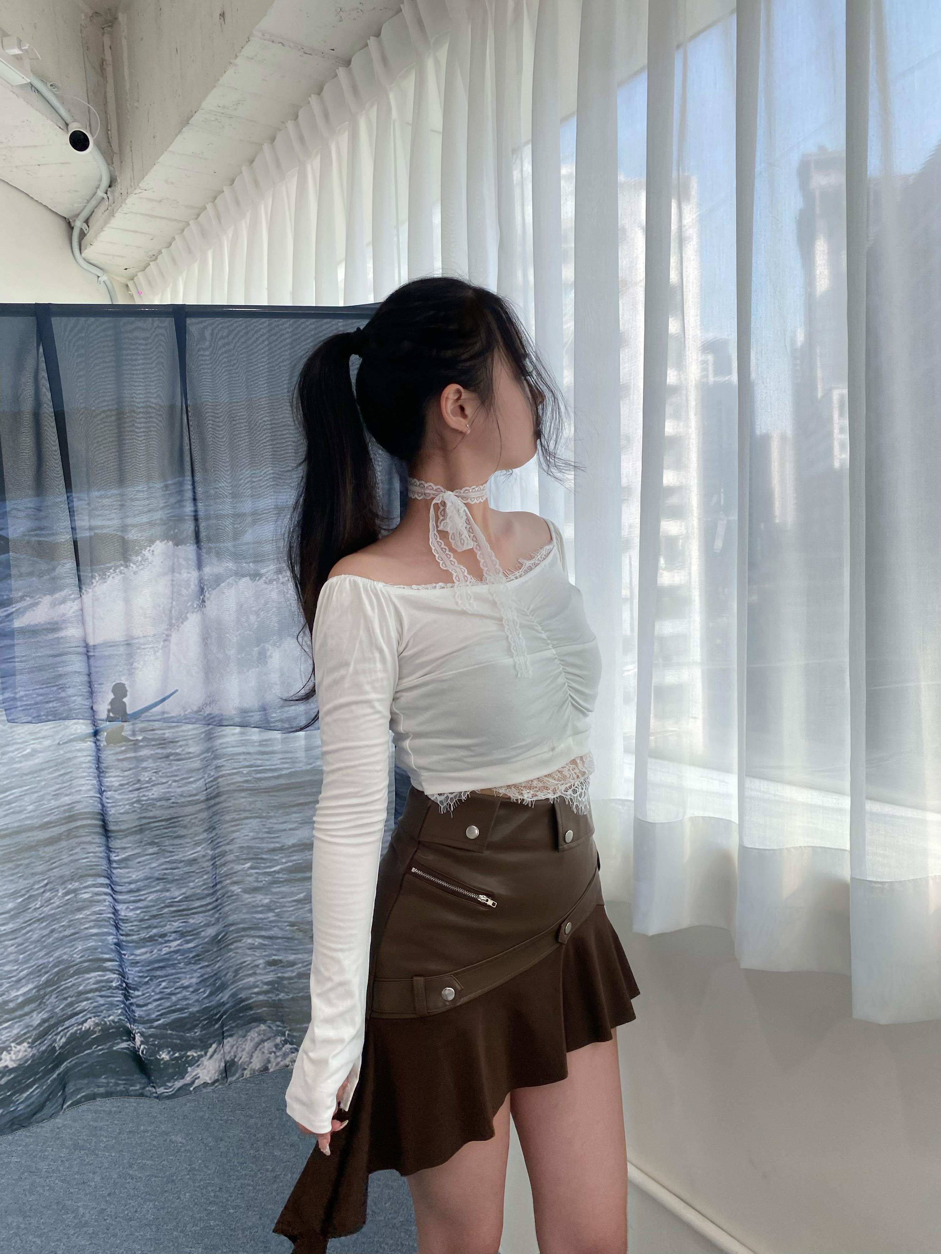 微辣女孩 蕾絲拼接抓皺上衣(2colors)
