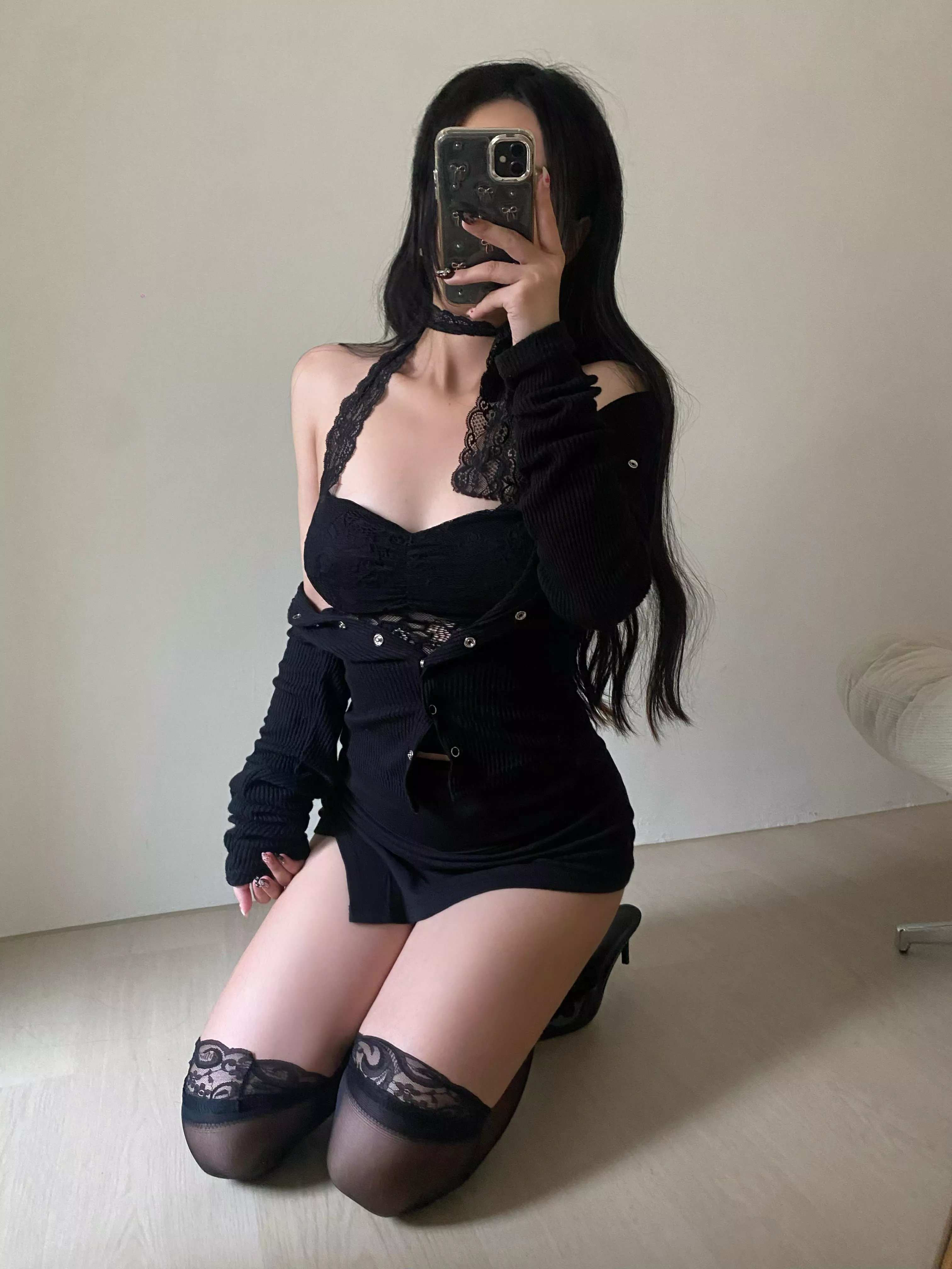 蕾絲緞帶綁脖背心（有胸墊）