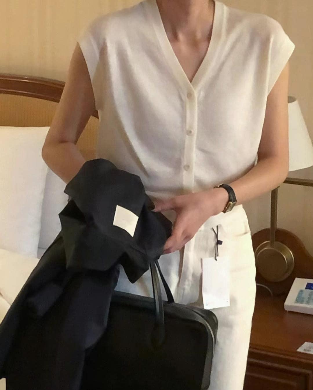 簡約V領背心
