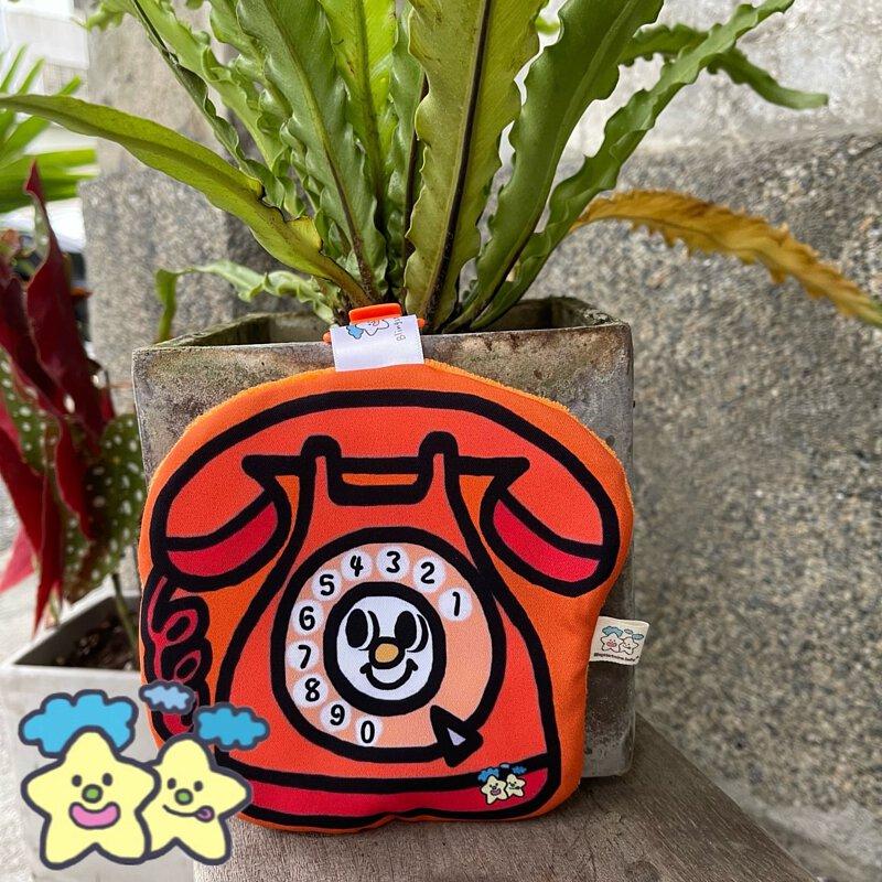 Blingstartwins®️ ☎20年沒換電話的系列☎（多功能安，手作平安符，手帕夾，奶嘴防塵罩組）