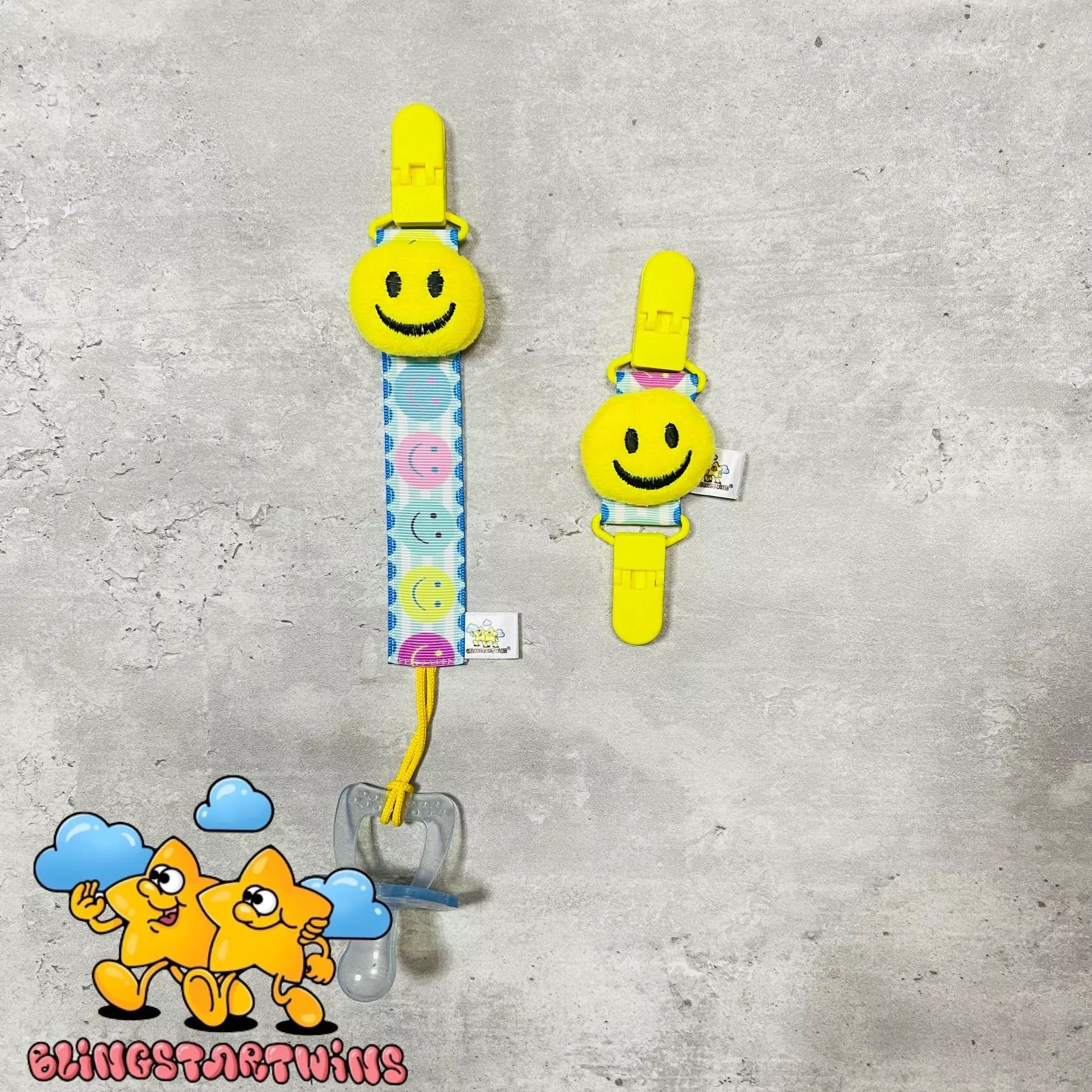 Blingstartwins®️笑臉系列奶嘴練vs萬用夾 Blingstartwins®️笑臉系列奶嘴練vs萬用夾