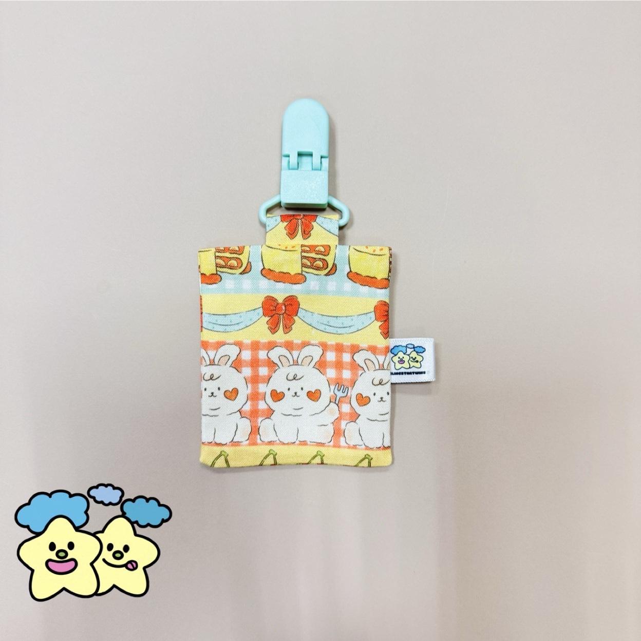 Blingstartwins®️愛心兔兔熊熊-手作圍兜 / 三件組 / 平安符袋 / 髮帶 / 專利尿布包