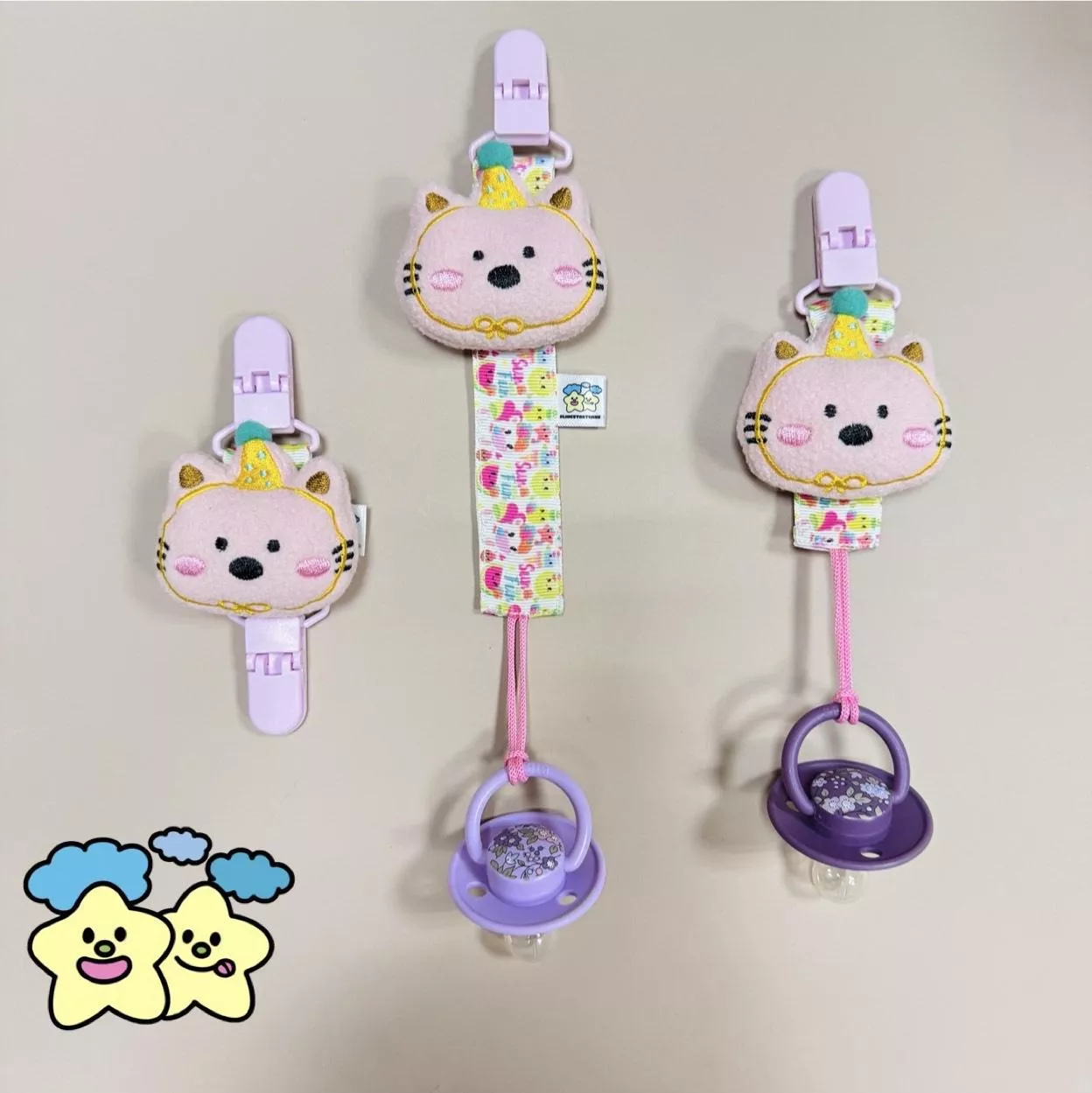 Blingstartwins®️派對貓咪系列奶嘴練vs萬用夾