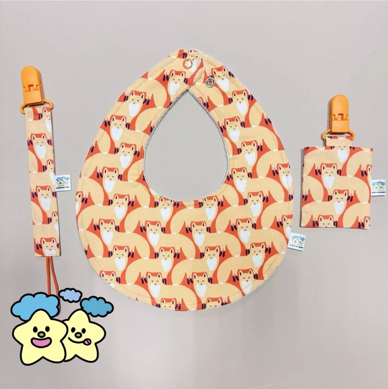 Blingstartwins®️小狐狸-手作圍兜 / 三件組 / 平安符袋/奶嘴鍊