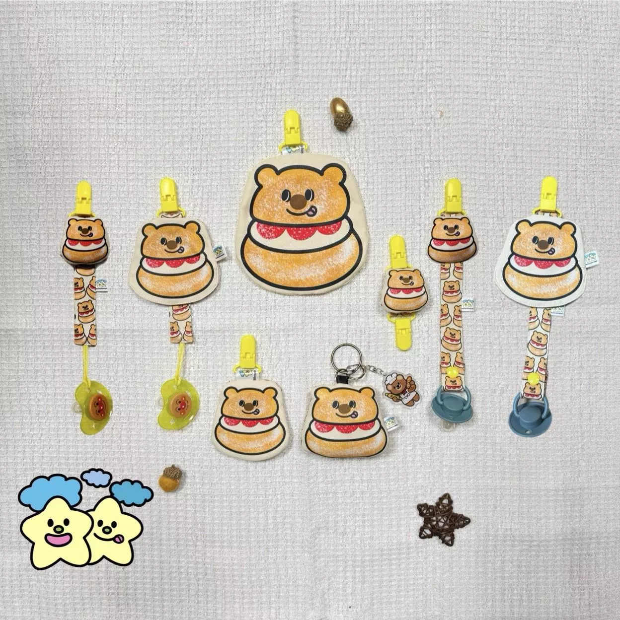 Blingstartwins®️草莓奶油泡芙系列(平安符袋 , 奶嘴防塵罩組 , 奶嘴鍊 , 手帕夾)