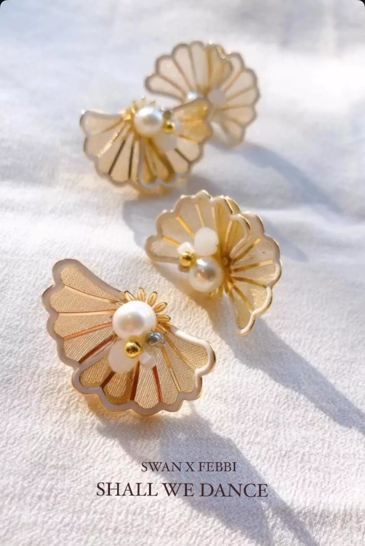 Ａ款  淡水珍珠琺瑯白天鵝  低敏耳環