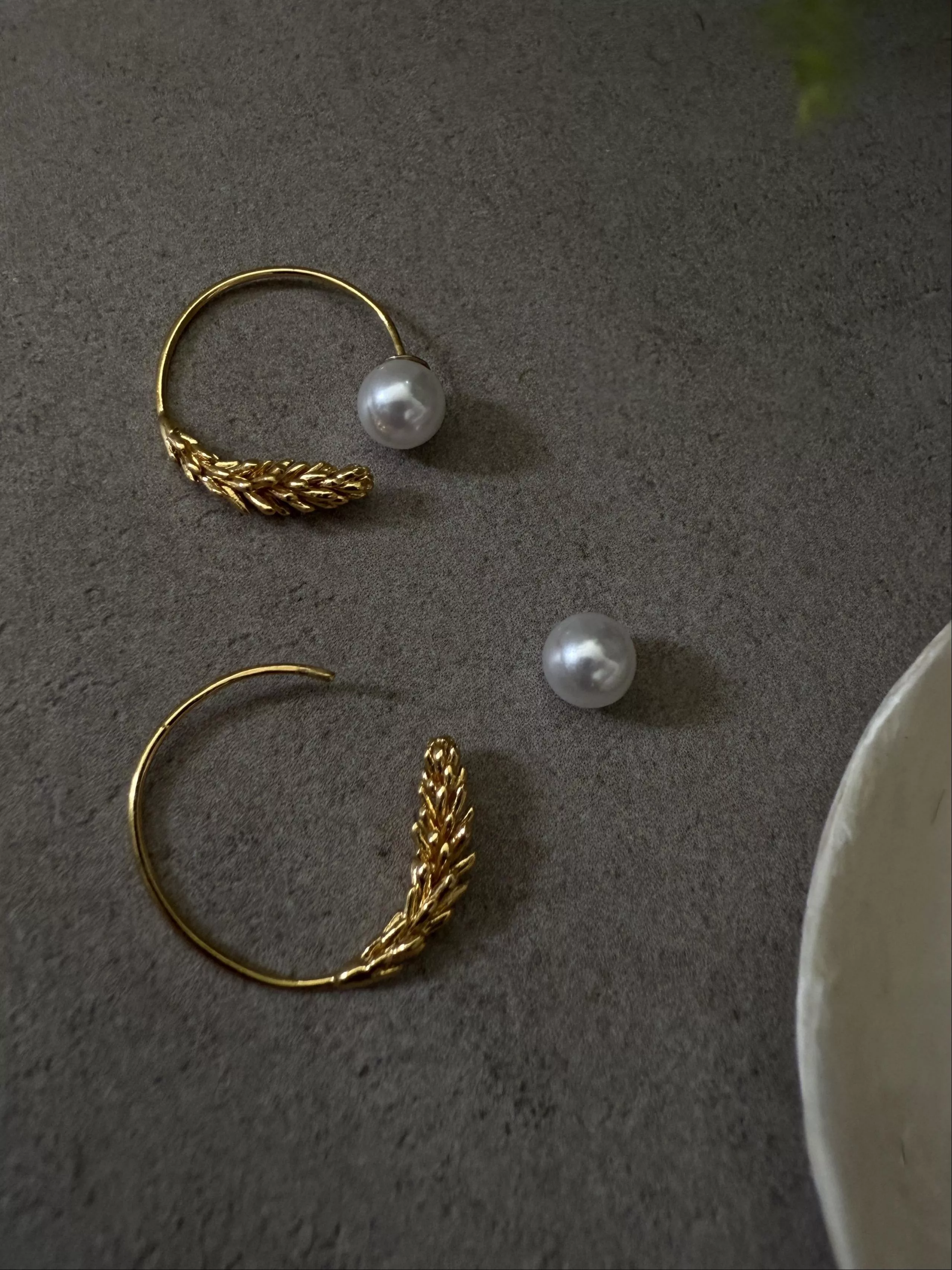 優雅月冠珍珠耳環