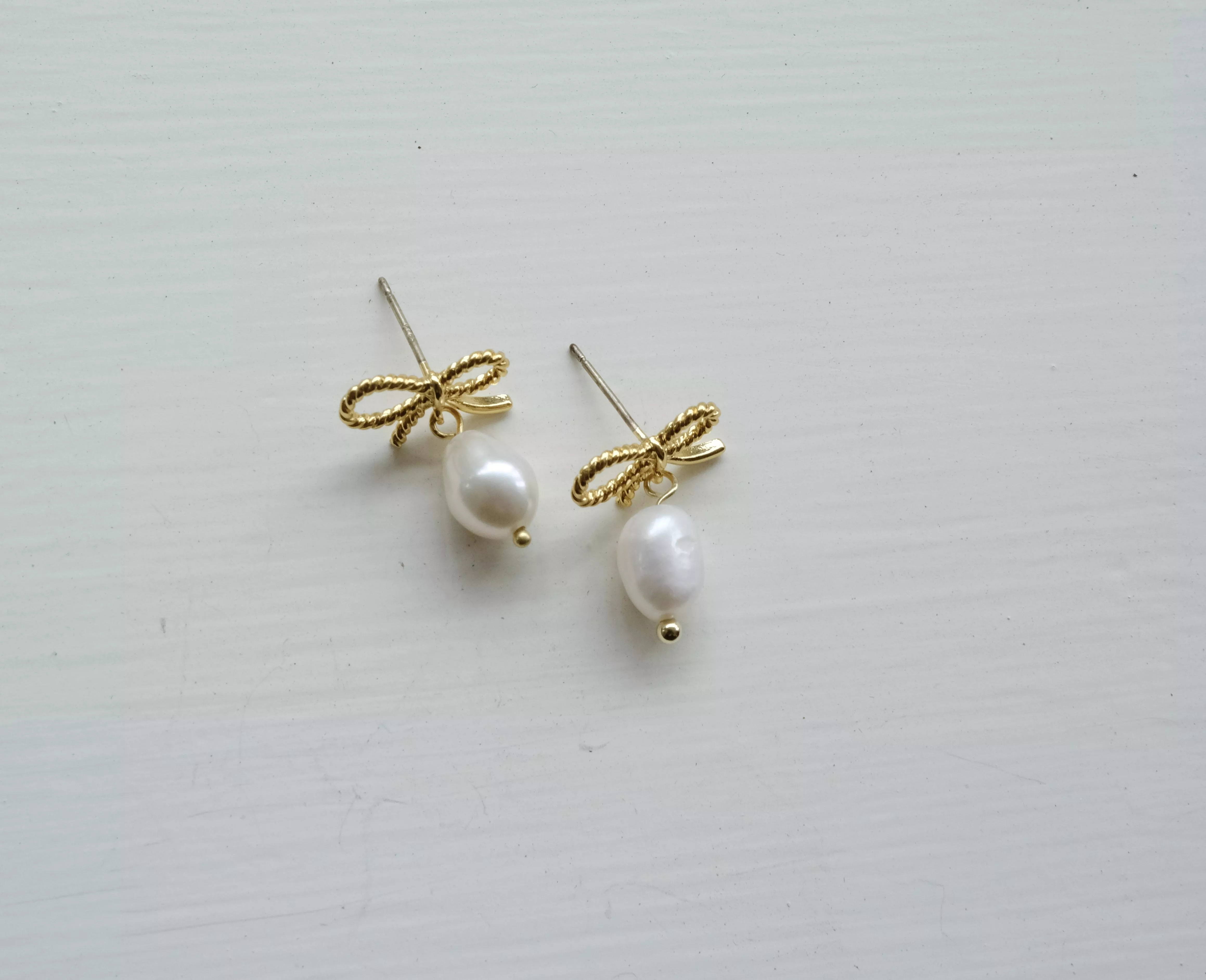 Ｂ款 淡水珍珠蝴蝶結  耳環