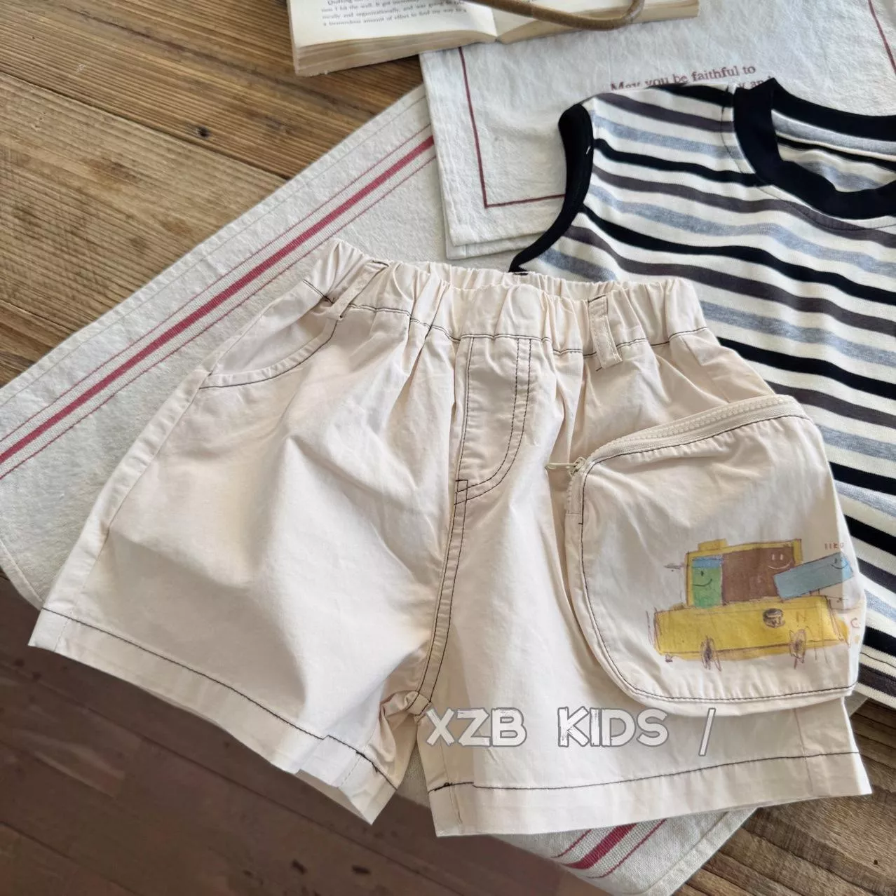 韓版預購 韓版男童 手繪風大拉鍊口袋休閒短褲 （80～140）