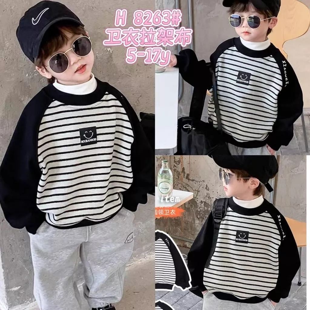 北屯實體店❤現貨 小標籤條紋拼接袖大學T✩米米童著-A0147