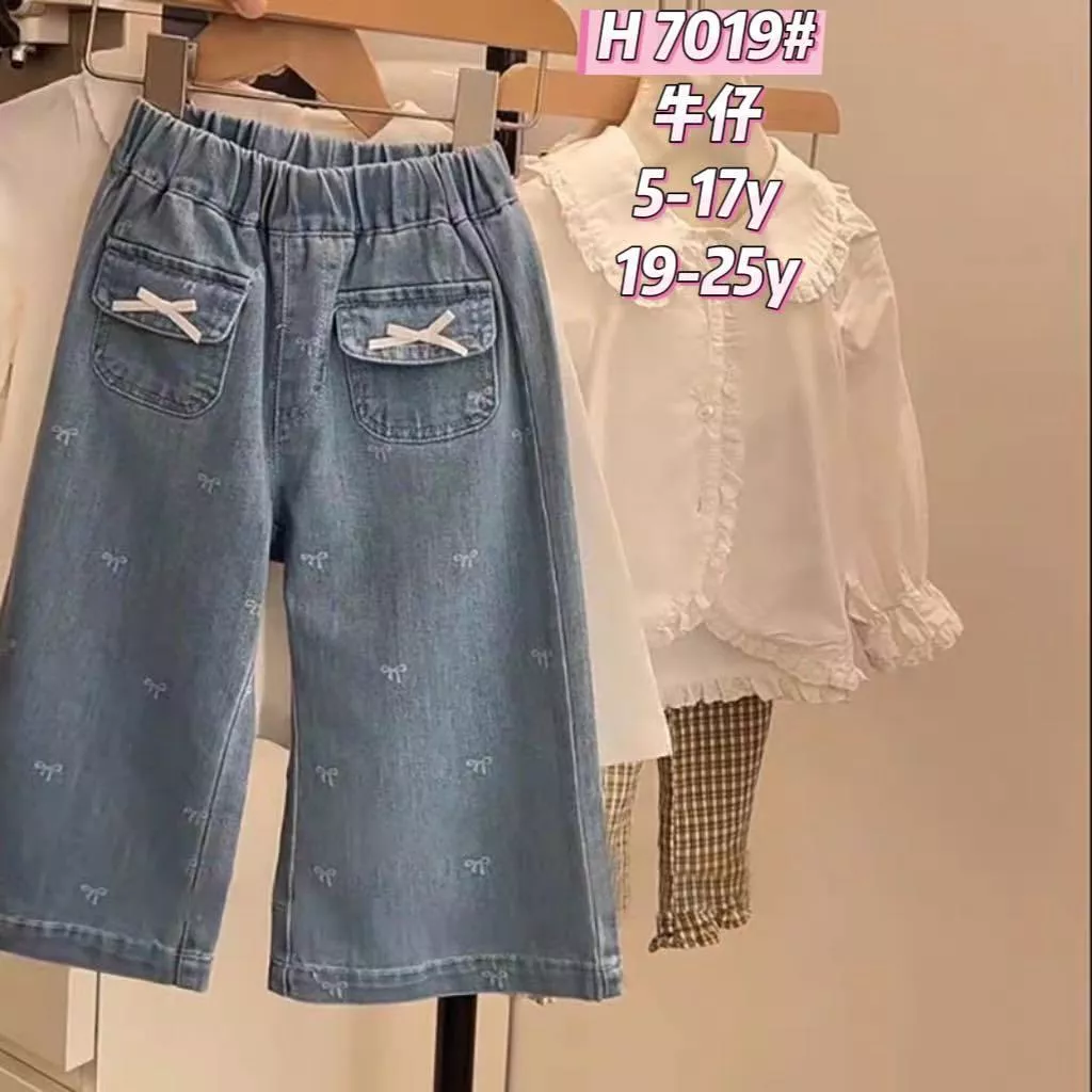 北屯實體店❤現貨 滿版蝴蝶結先蓋口袋牛仔寬褲✩米米童著-A0207