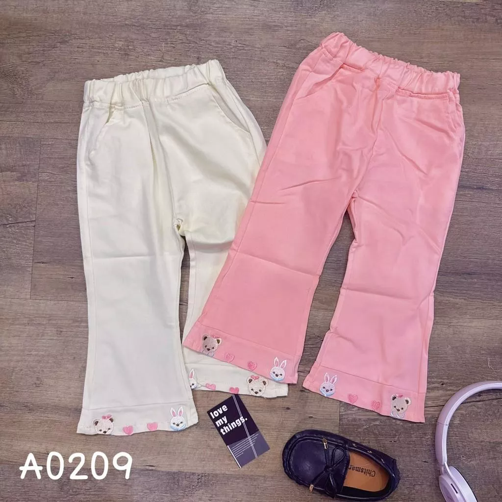 北屯實體店❤現貨 刺繡愛心兔兔休閒喇叭褲✩米米童著-A0209