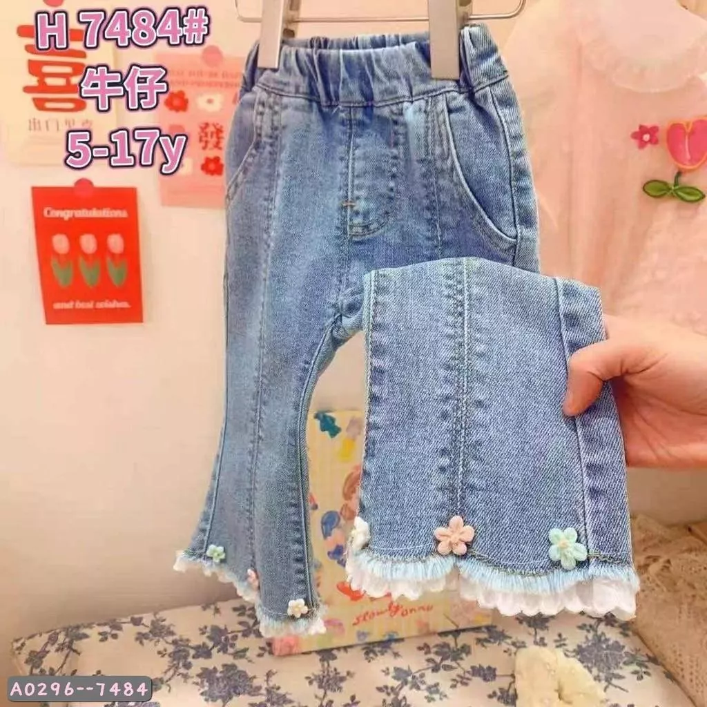 北屯實體店❤現貨 實品深藍色-車線立體白花花緹花牛仔喇叭褲(沒有彩色花朵)✩米米童著-A0296