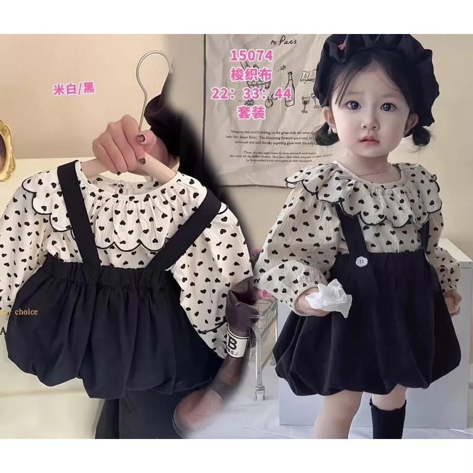 北屯實體店❤現貨 寶寶款 滑布 滿版愛心花瓣領縮袖上衣+吊帶燈籠褲 套裝(版大)✩米米童著-A0114