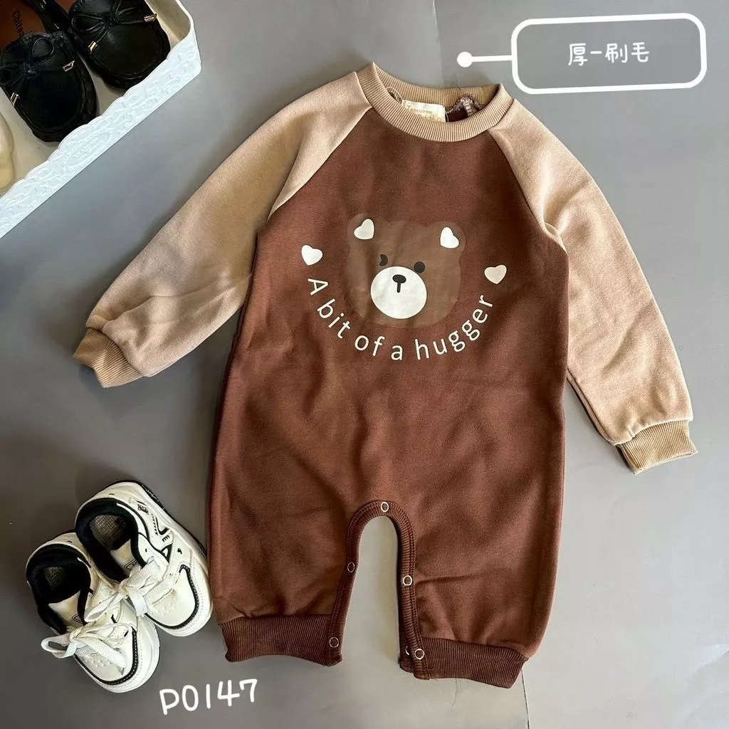 北屯實體店❤現貨 寶寶款 厚-刷毛 拼接袖咖啡熊熊連身衣✩米米童著-P0147