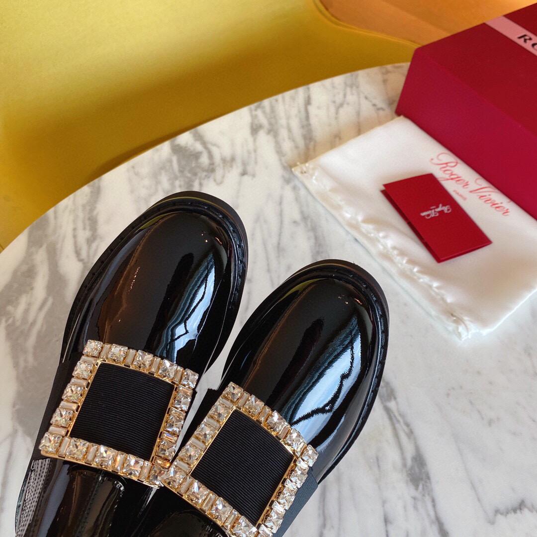 Roger vivier 經典鑽釦 釦切爾西短靴