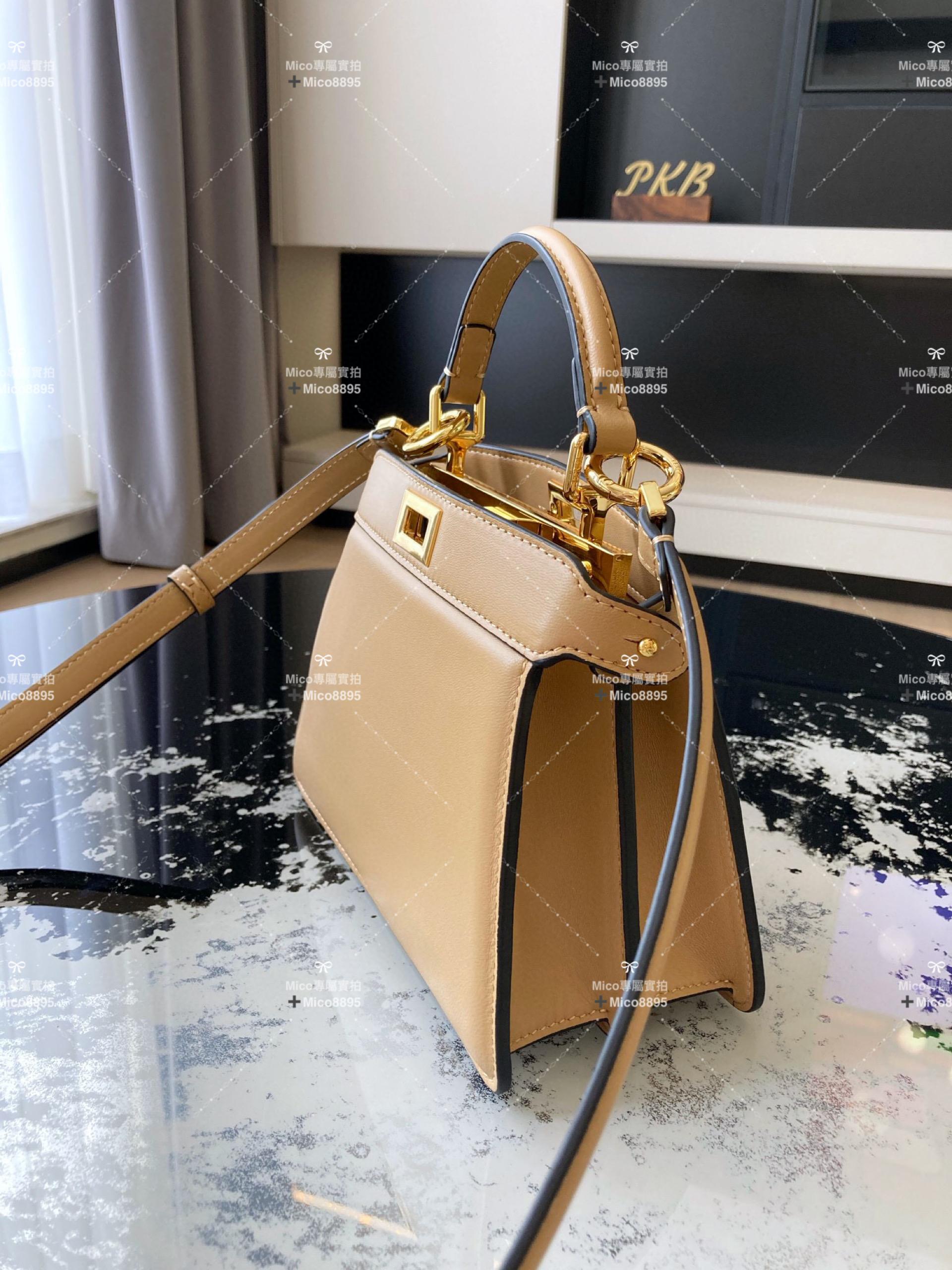 Fendi 卡其色 𝐩𝐞𝐞𝐤𝐚𝐛𝐨𝐨 𝐢𝐬𝐞𝐞𝐮小貓包 納帕羊皮 20cm