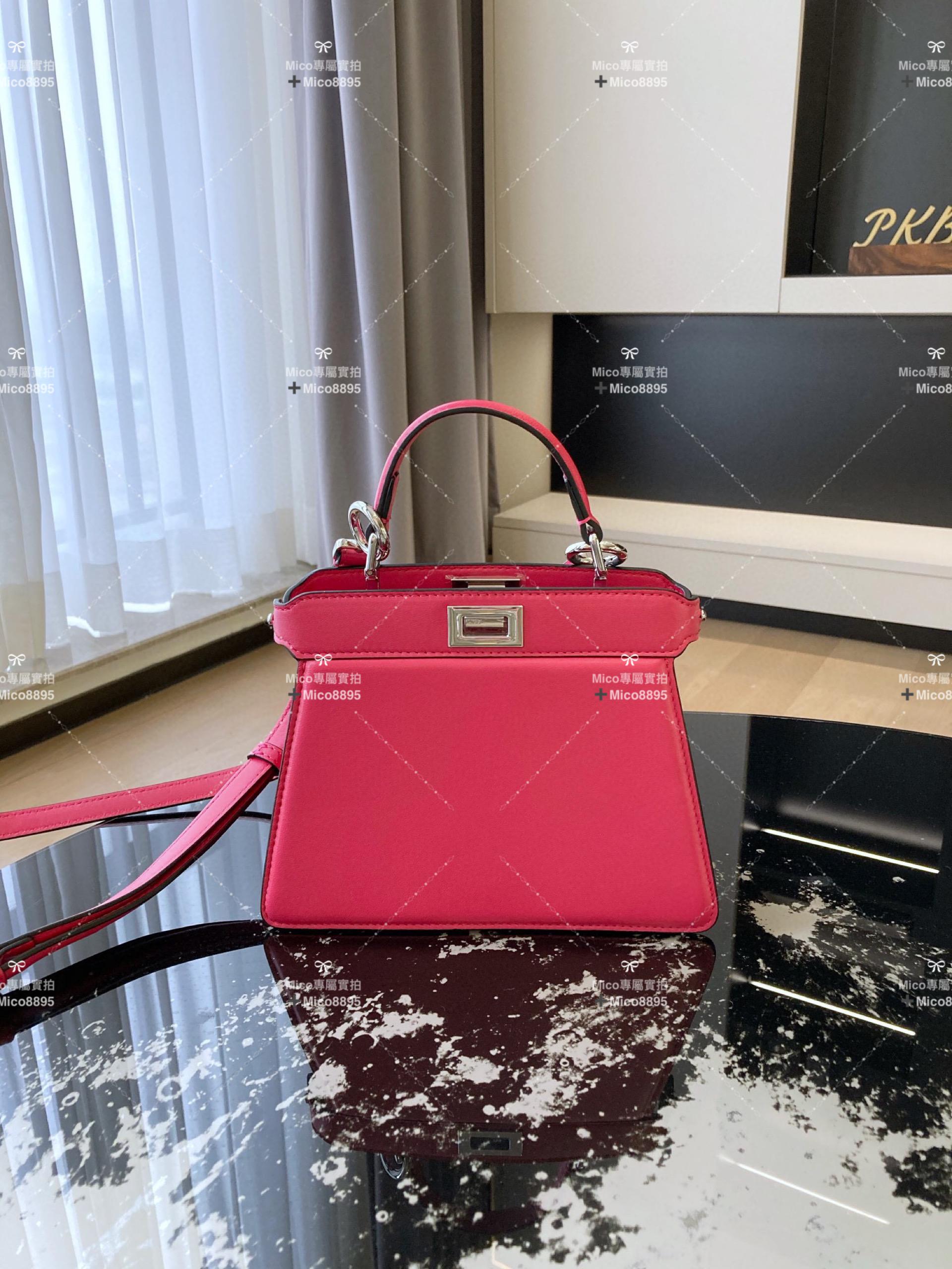 Fendi 桃紅𝐩𝐞𝐞𝐤𝐚𝐛𝐨𝐨 𝐢𝐬𝐞𝐞𝐮小貓包 納帕羊皮 20cm