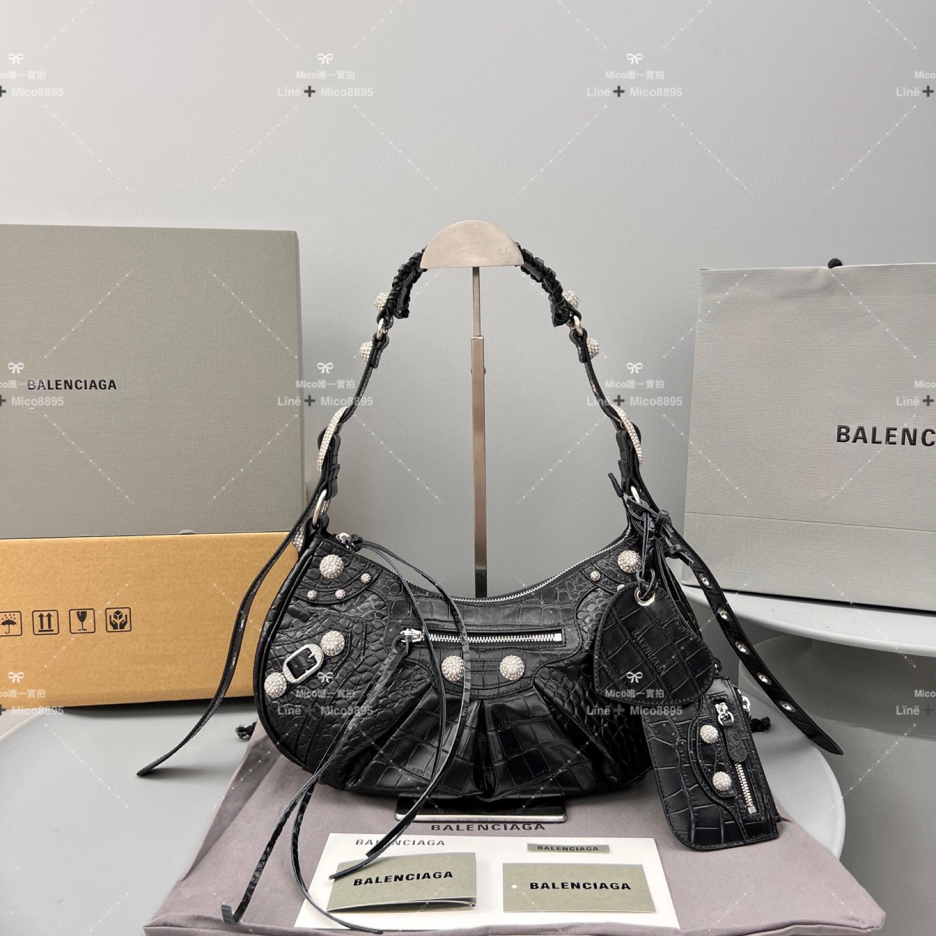 Balenciaga 巴黎世家 黑色 鑽款/鱷魚紋 Le Cagole 半月牙腋下包/斜挎包✧ 大號33cm