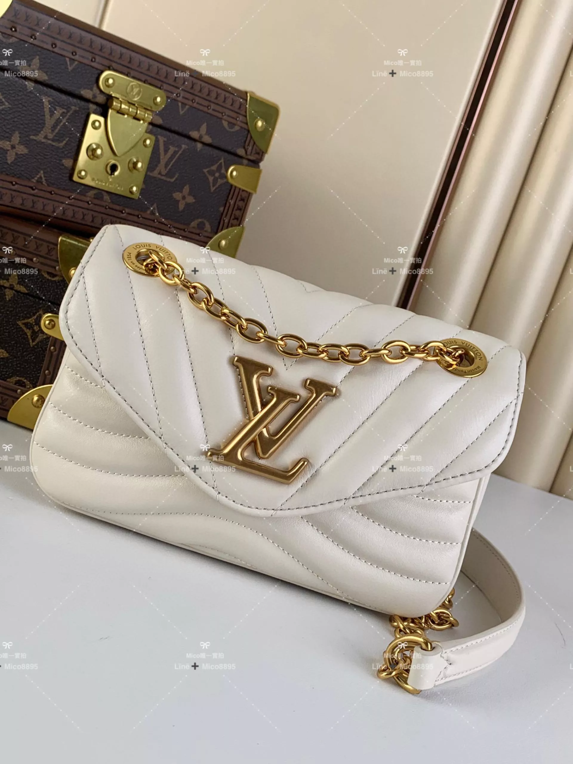 LV 【NEW WAVE 小號鏈條包】 白色 21cm