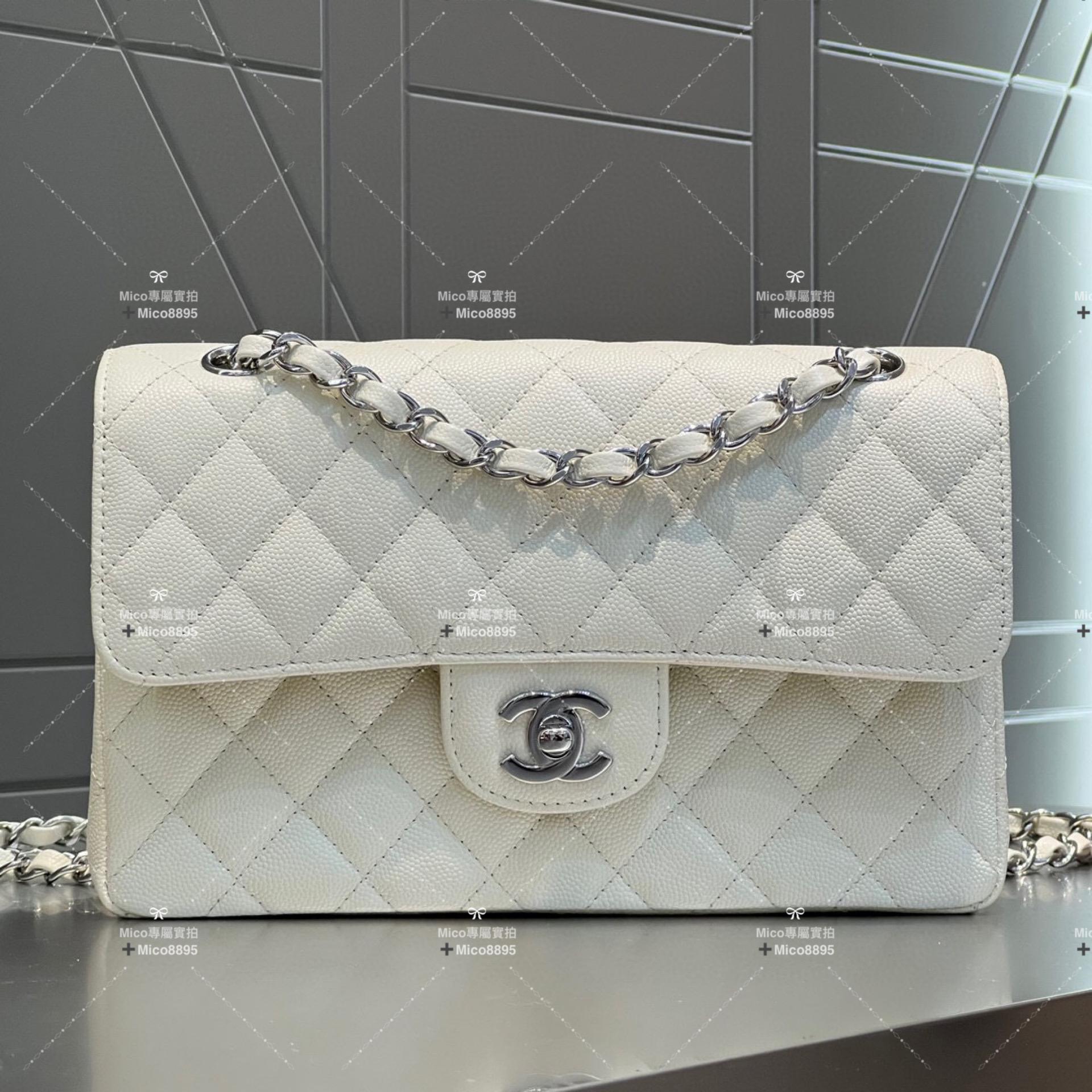 CHANEL Classic Flap 小號23cm-細球魚子醬牛皮-象牙白 銀扣