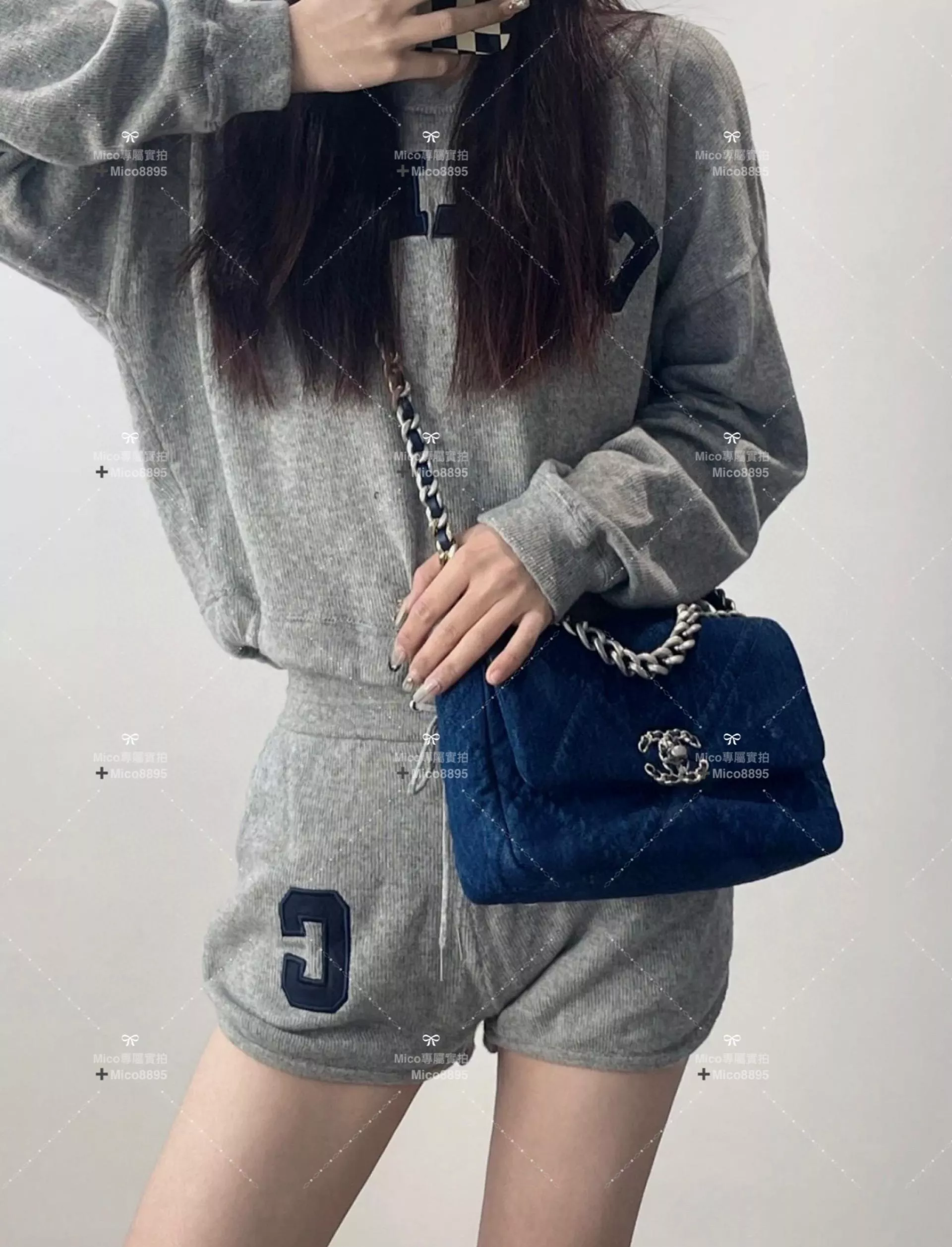 CHANEL 19系列 𝟮𝟮𝗣深色牛仔 小號 銀釦 26cm