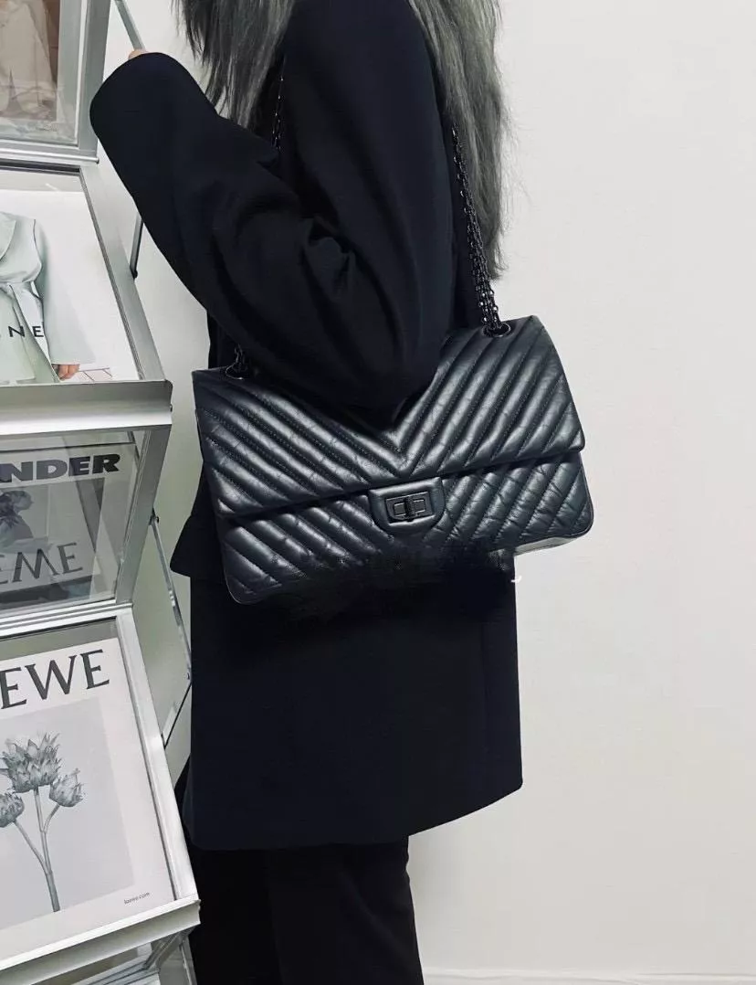 Chanel 2.55 黑色 All Black 山形紋 V紋 口蓋包 28cm