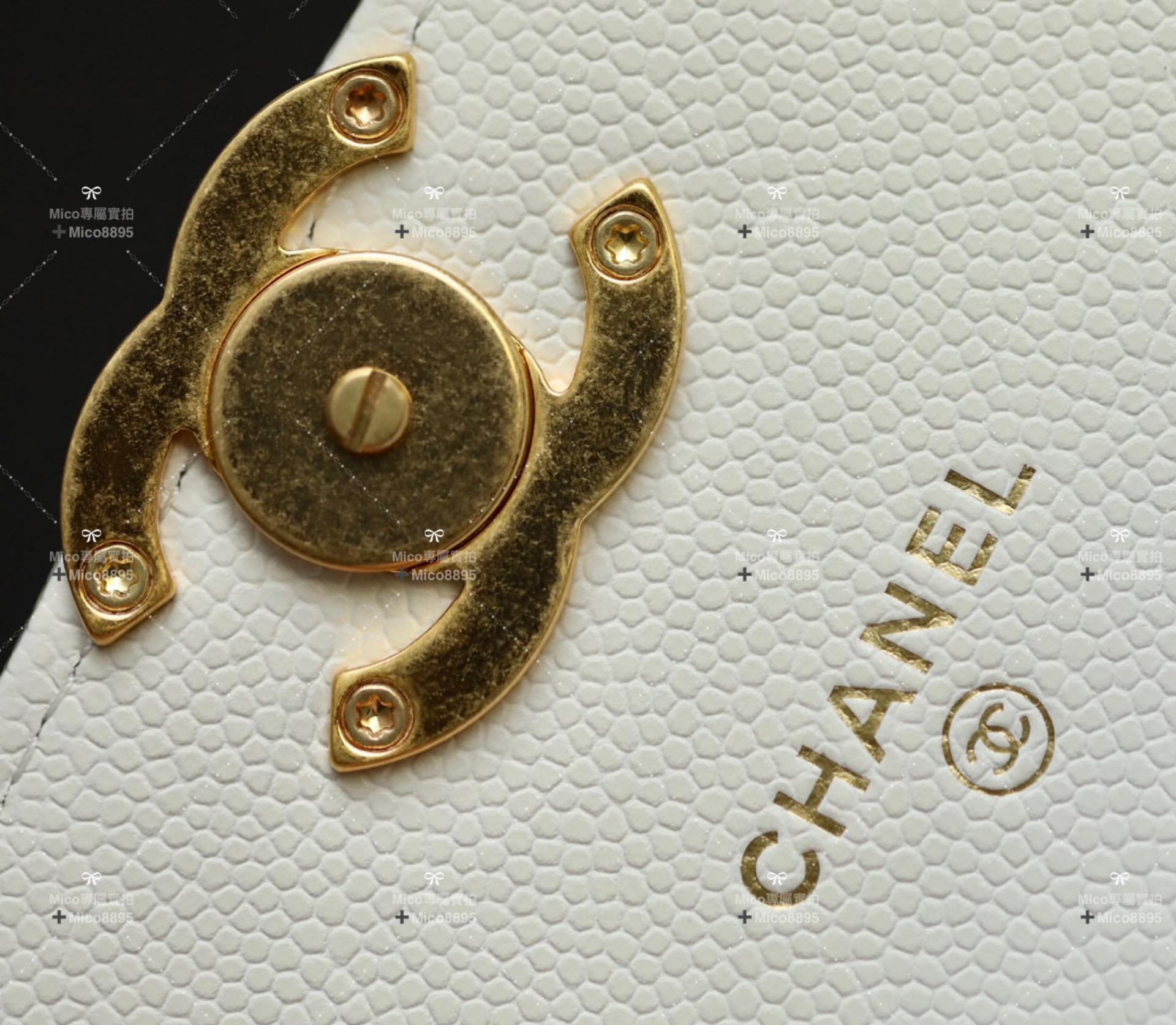 Chanel 22K 秋冬款 白色手機包 手提鏈條手機包 牛皮 尺寸：𝟷𝟶*𝟷𝟽 *𝟺.𝟻 𝚌𝚖