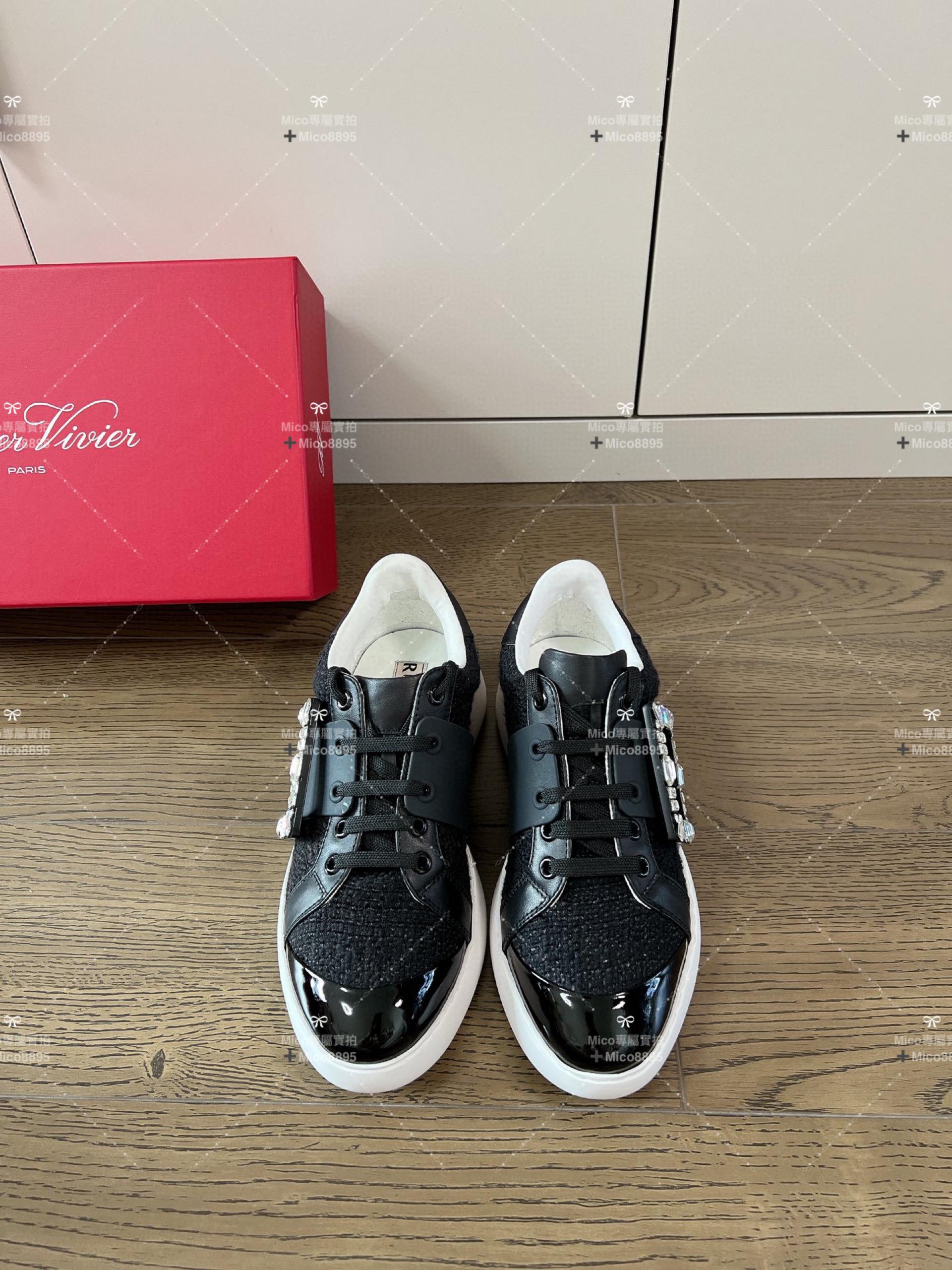 RV Roger vivier 23/年春夏新款鑽扣小白鞋 漆皮黑 35-40