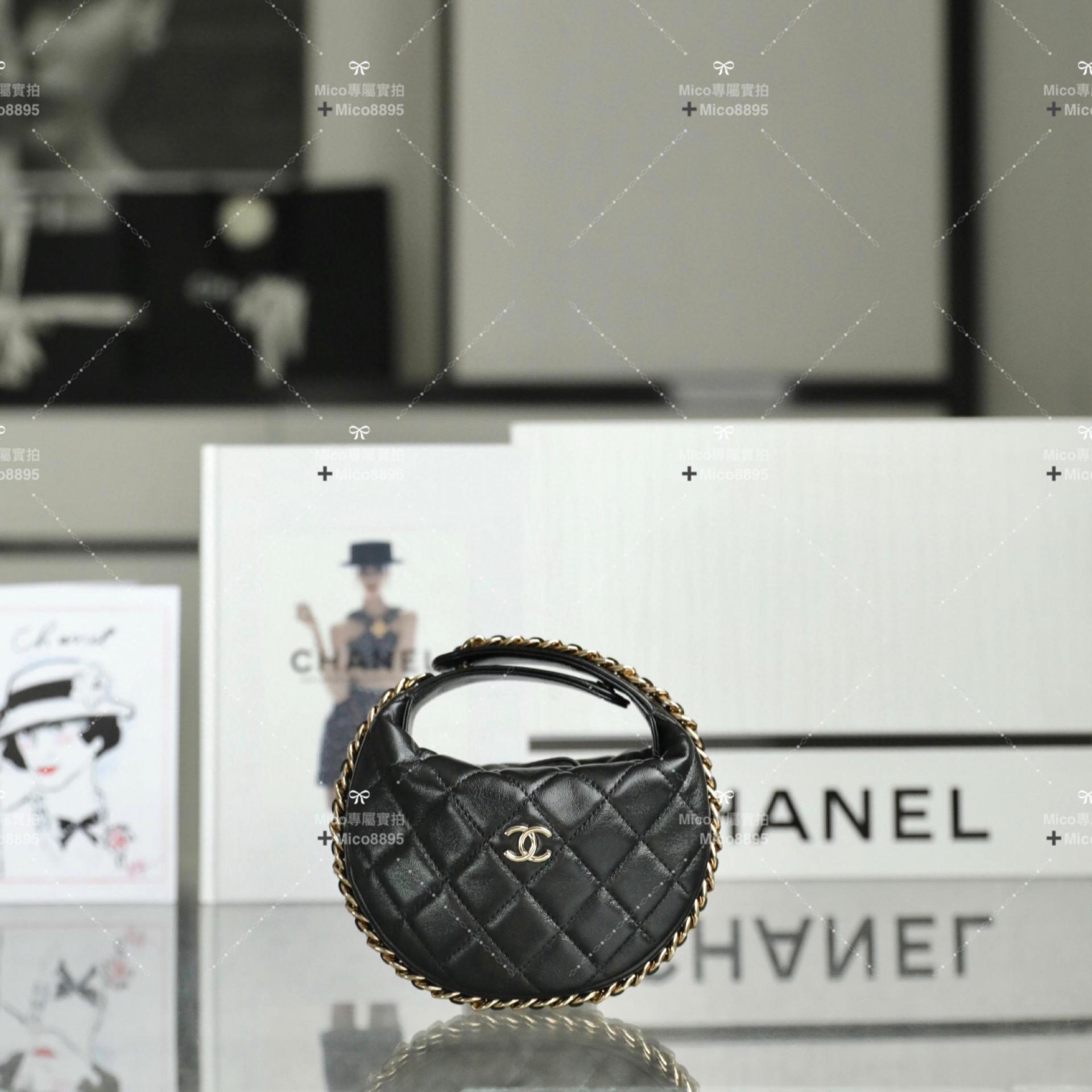 CHANEL 23𝒄早春🌿 𝒑𝒐𝒖𝒄𝒉圓圈鏈條手拿包 黑色小羊皮 16cm