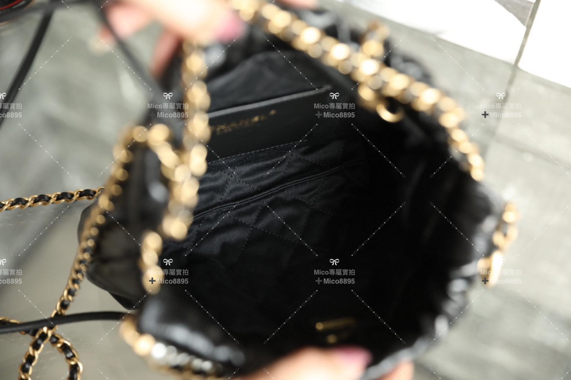 CHANEL 春夏系列 火爆珍珠鏈條𝖬𝗂𝗇𝗂 𝟤𝟤𝖡𝖺𝗀♥黑色/牛皮𝖩𝖾𝗇𝗇𝗂𝖾同款 尺寸：𝟣𝟫*𝟤𝟢*𝟨 𝖼𝗆