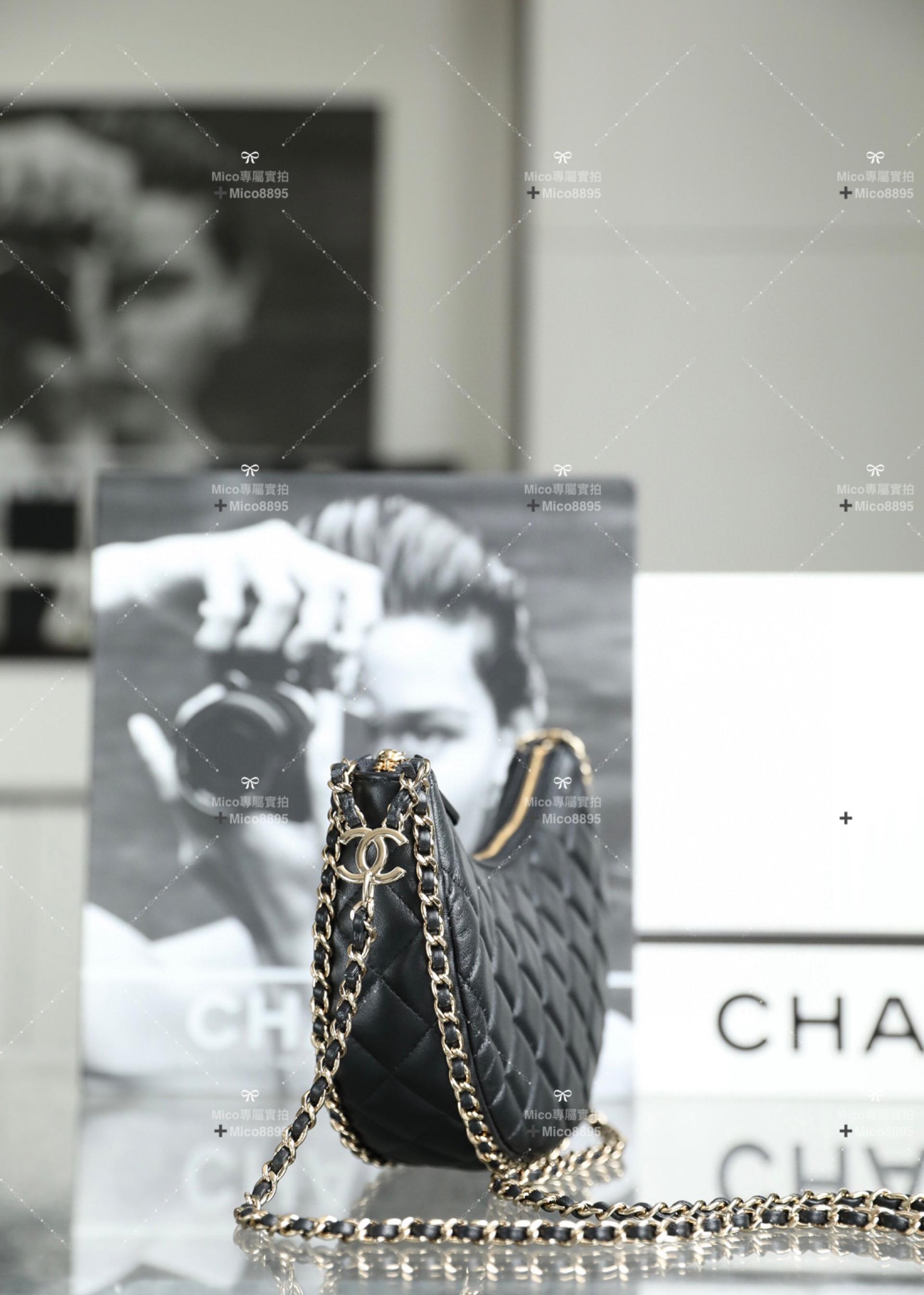 Chanel 𝟮𝟯𝗣春夏🍀 半月包/流浪𝗁𝗈𝖻𝗈 黑色♥ 小號 尺寸：𝟣𝟧*𝟤𝟢*𝟨 𝖼𝗆