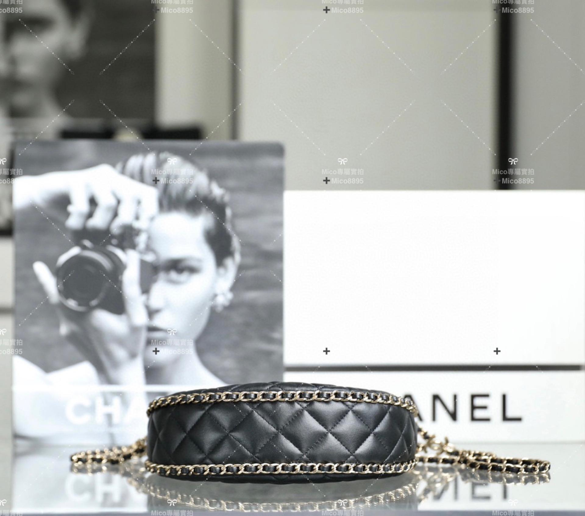 Chanel 𝟮𝟯𝗣春夏🍀 半月包/流浪𝗁𝗈𝖻𝗈 黑色♥ 小號 尺寸：𝟣𝟧*𝟤𝟢*𝟨 𝖼𝗆