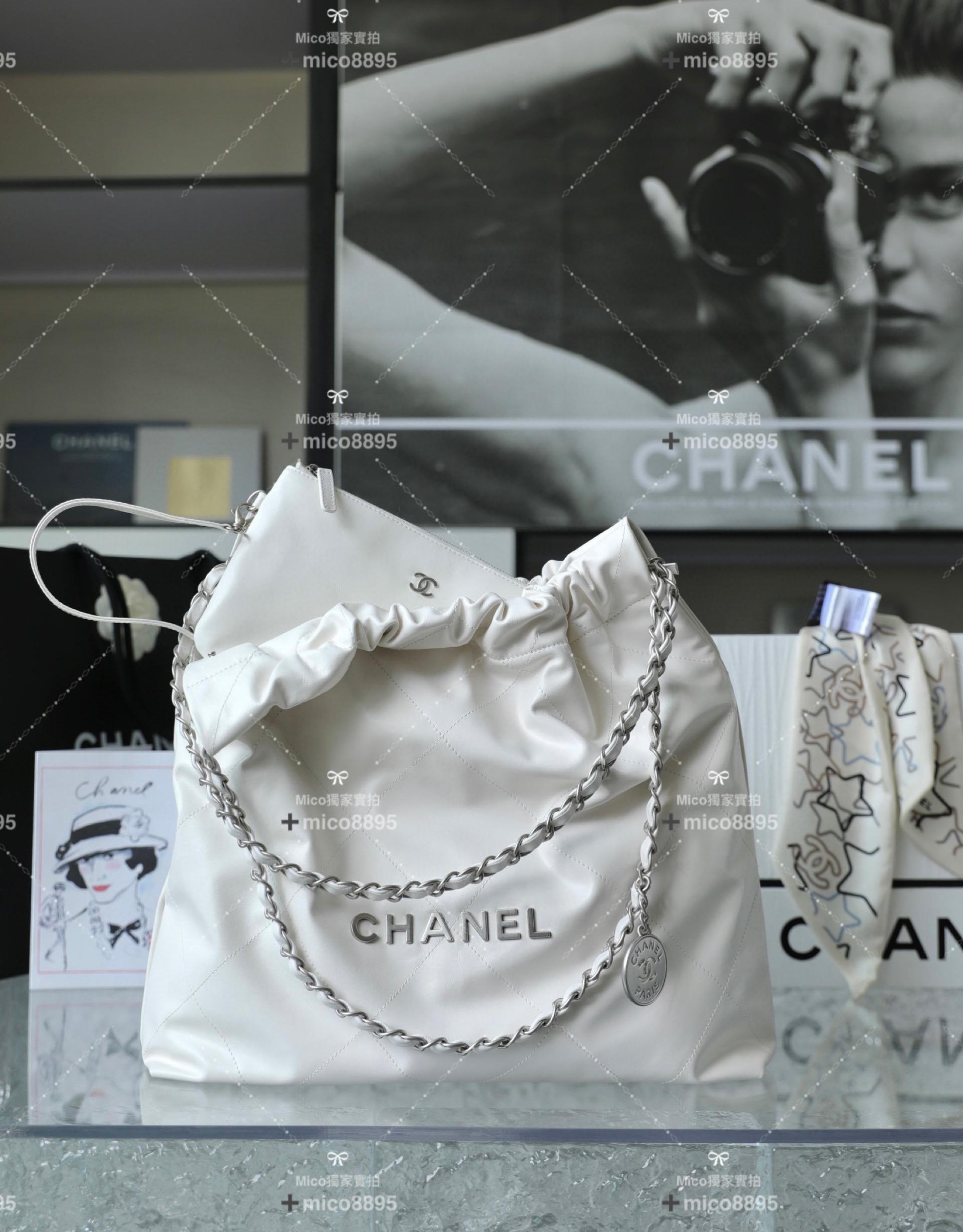 Chanel 火爆款 𝟮𝟮𝘀 |  中號 購物袋 22包/22Bag/白色/砂銀扣 ♥